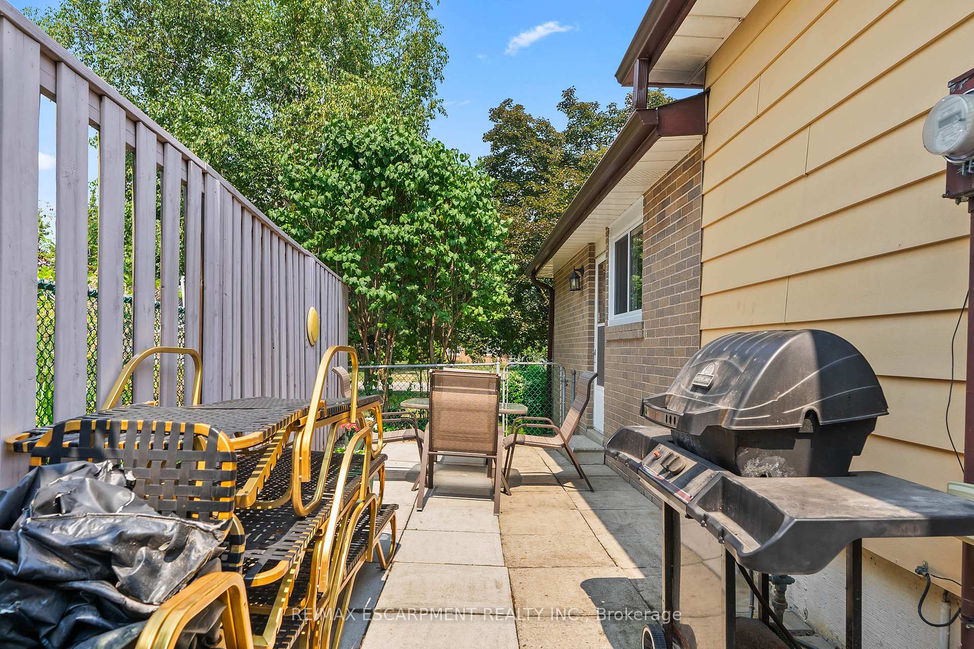 Photo 44 of 45 Dunblaine Crescent, Brampton, Southgate — HOMEH