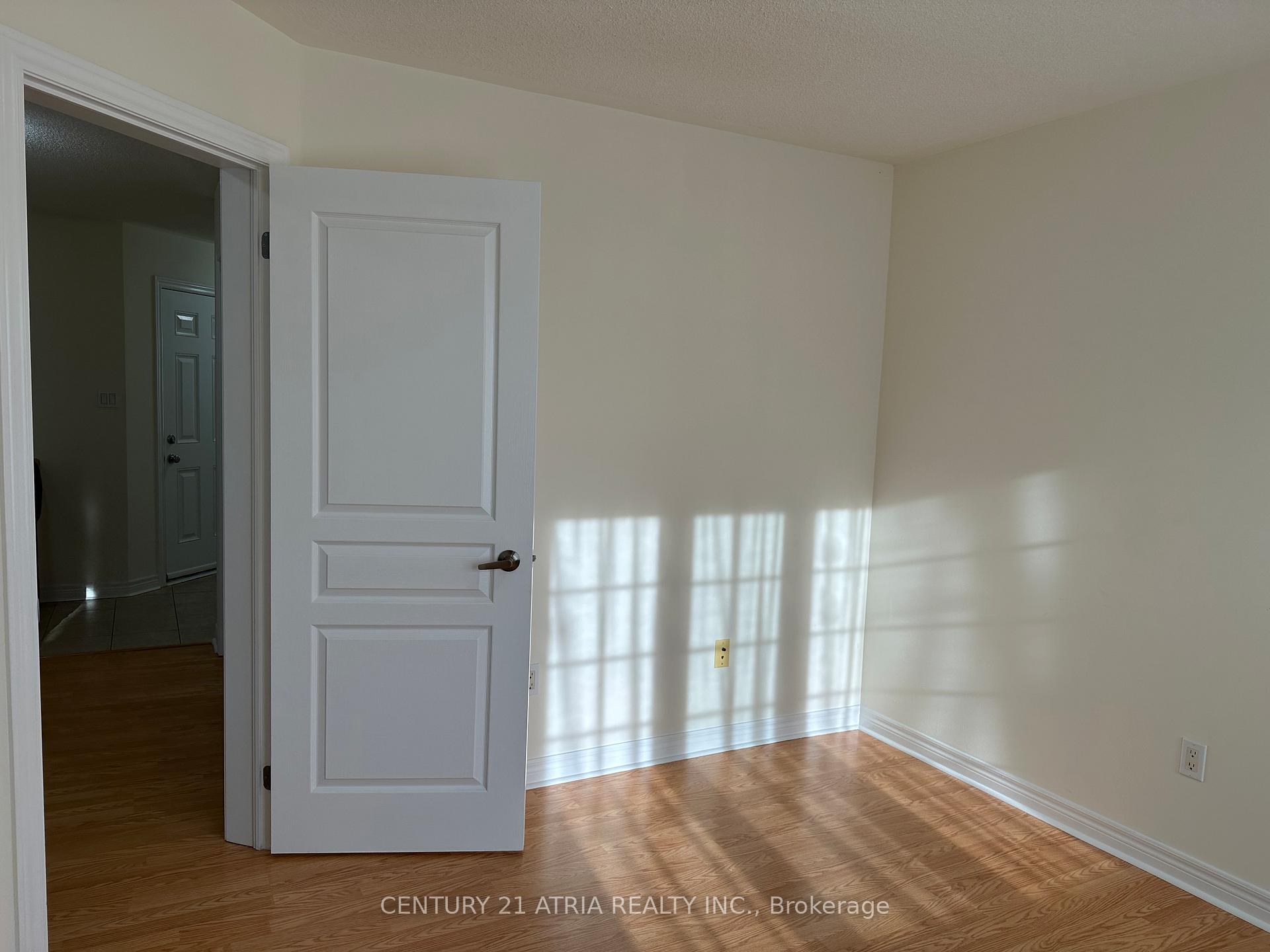 Photo 4 of 609 Country glen Road, Markham, Cornell — HOMEH