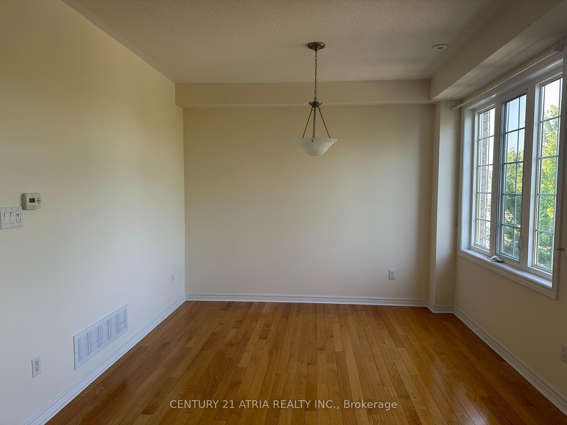 Photo 9 of 609 Country glen Road, Markham, Cornell — HOMEH