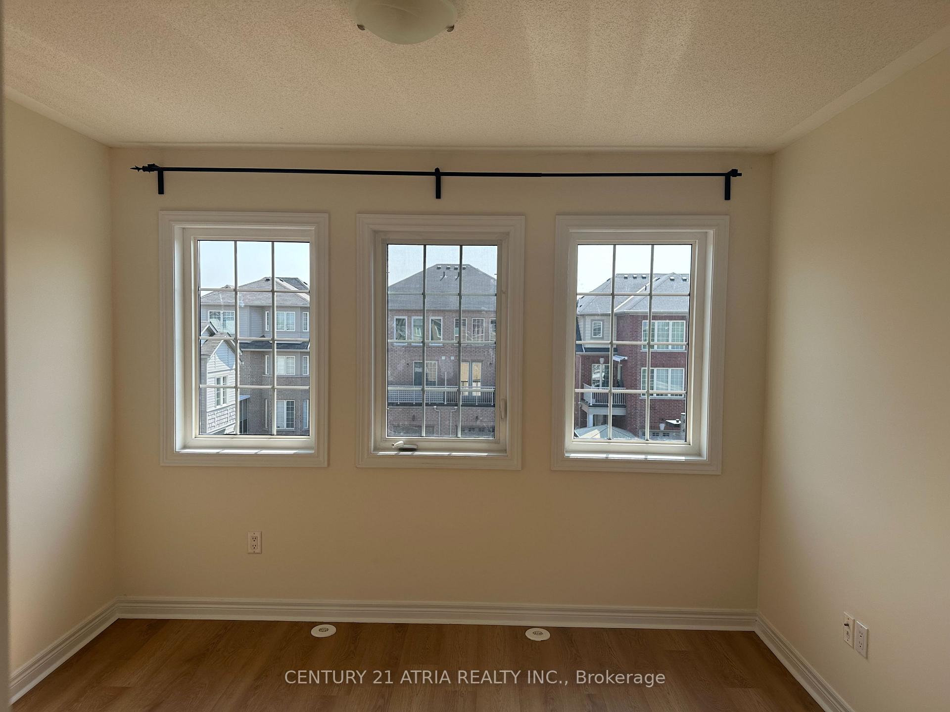 Photo 16 of 609 Country glen Road, Markham, Cornell — HOMEH