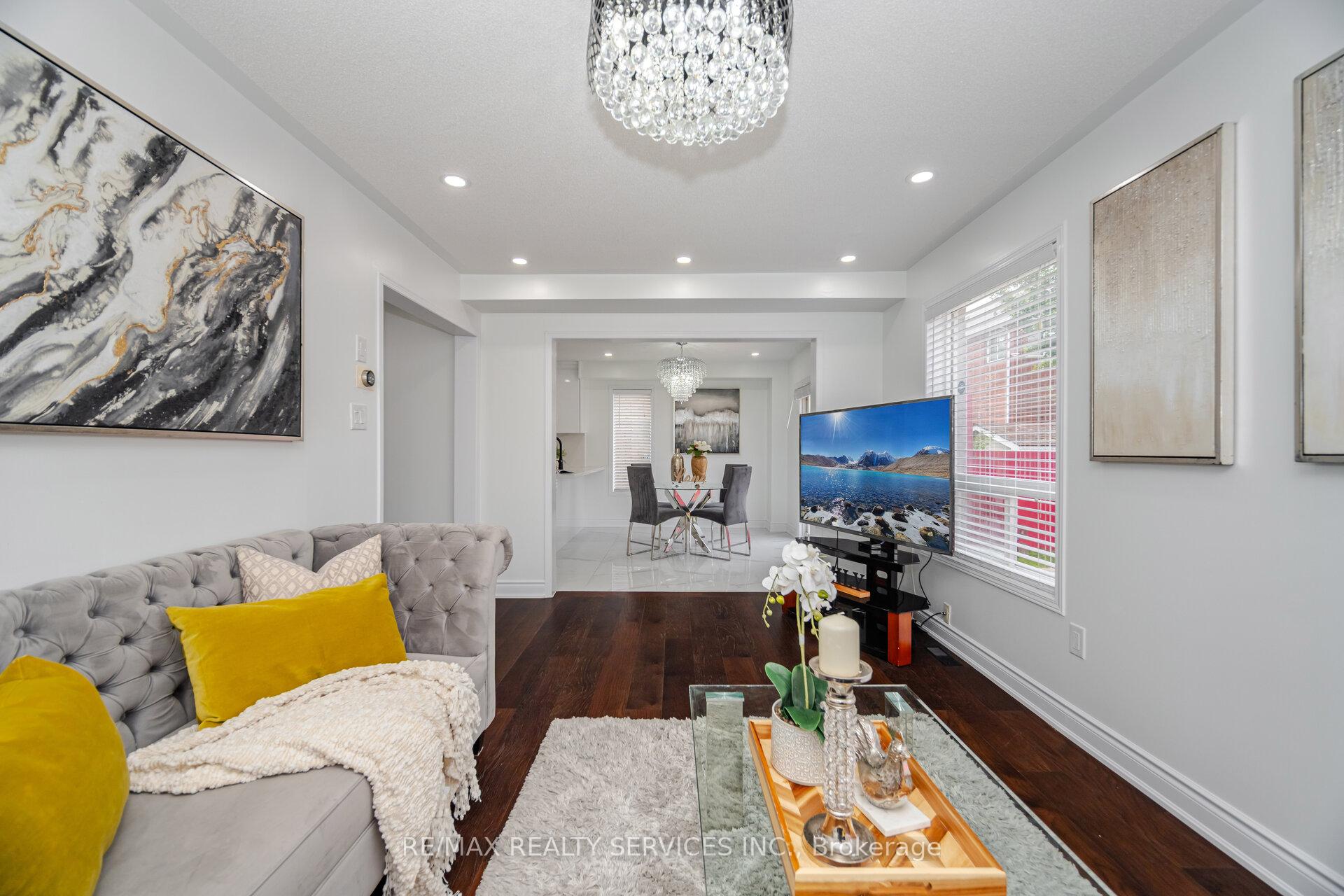 Photo 21 of 12 Woodvalley Drive, Brampton, Fletcher's Meadow — HOMEH