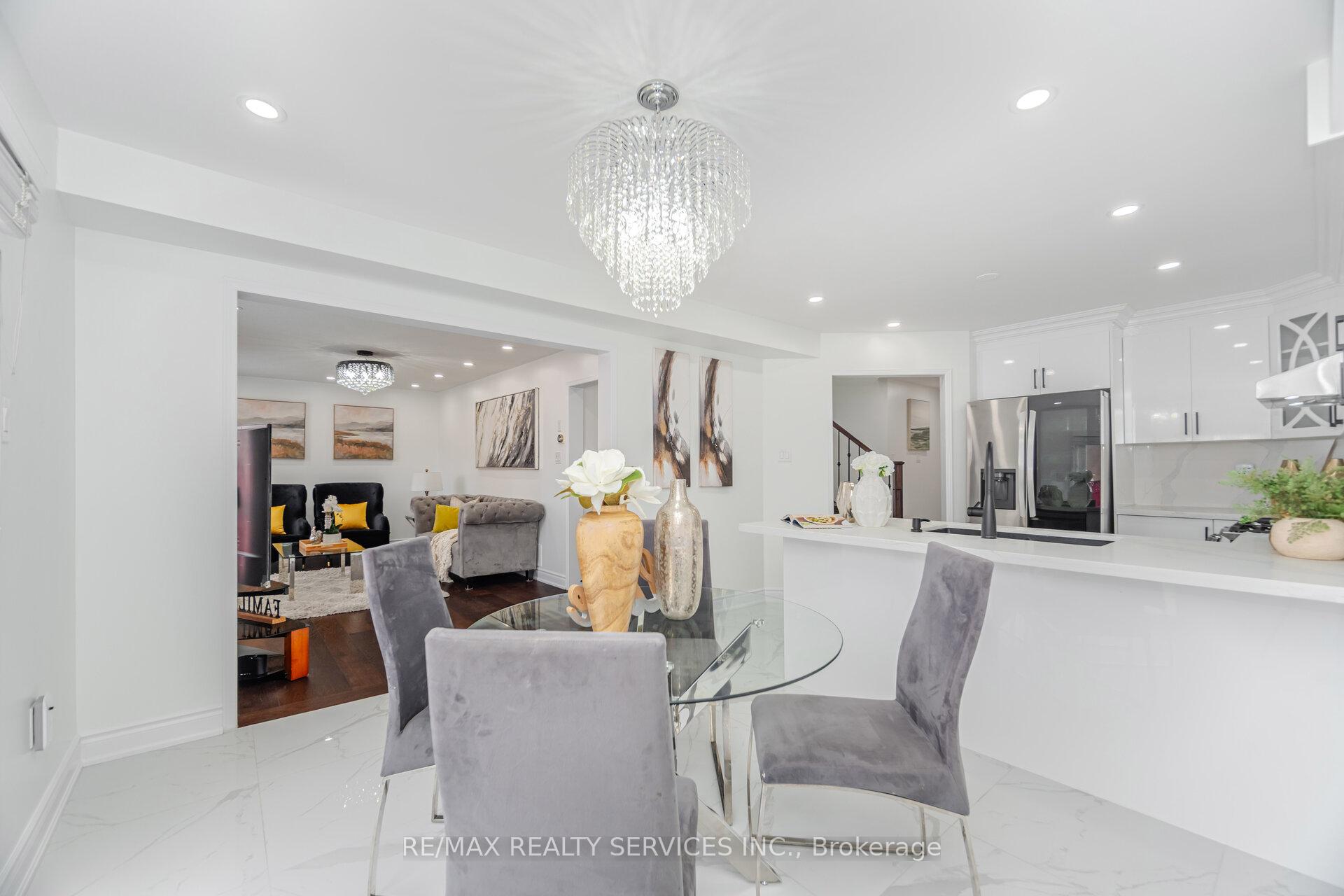 Photo 33 of 12 Woodvalley Drive, Brampton, Fletcher's Meadow — HOMEH