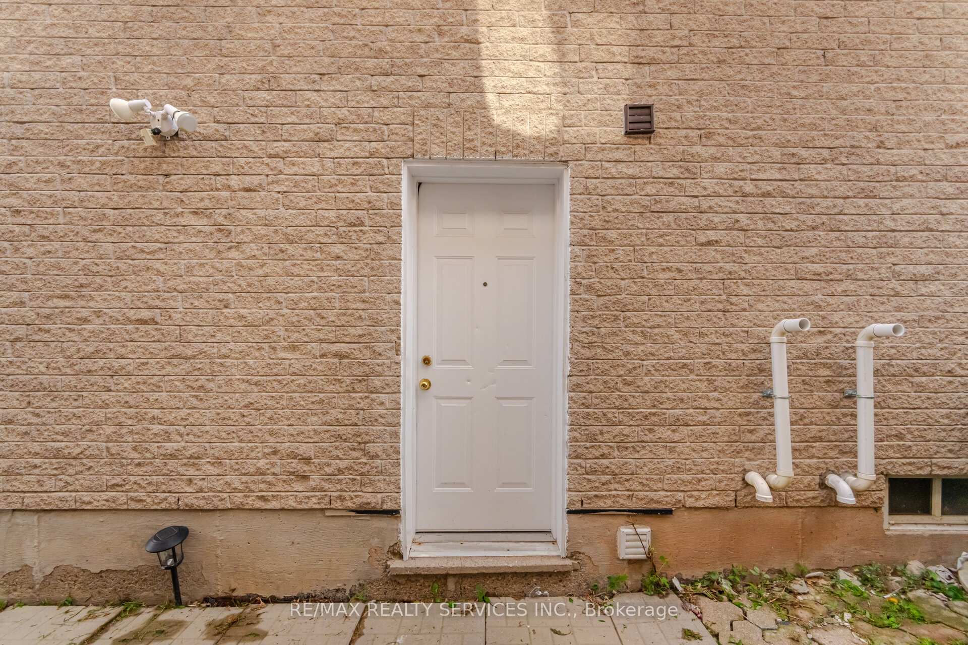 Photo 13 of 12 Woodvalley Drive, Brampton, Fletcher's Meadow — HOMEH