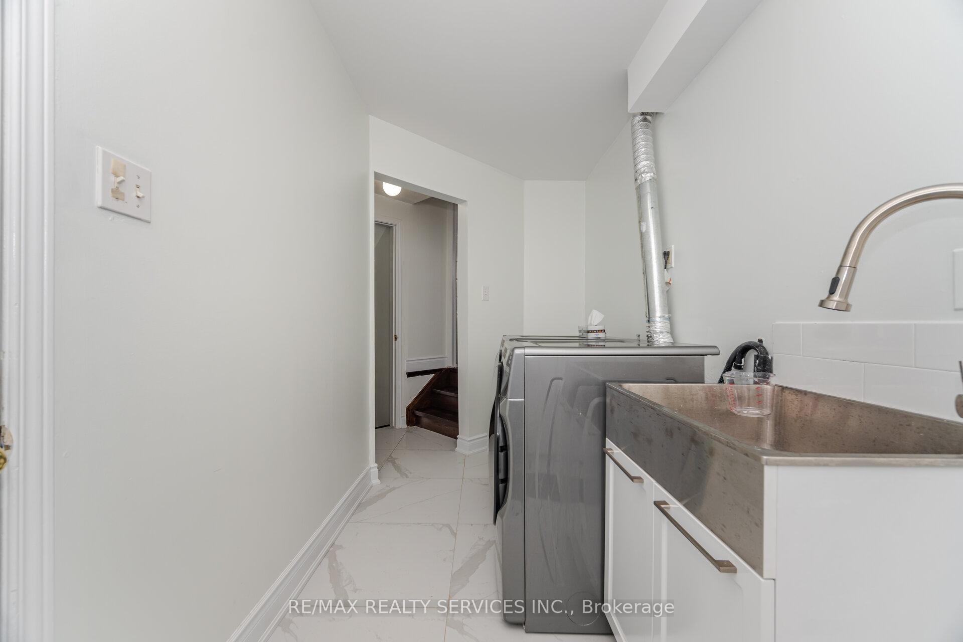 Photo 27 of 12 Woodvalley Drive, Brampton, Fletcher's Meadow — HOMEH