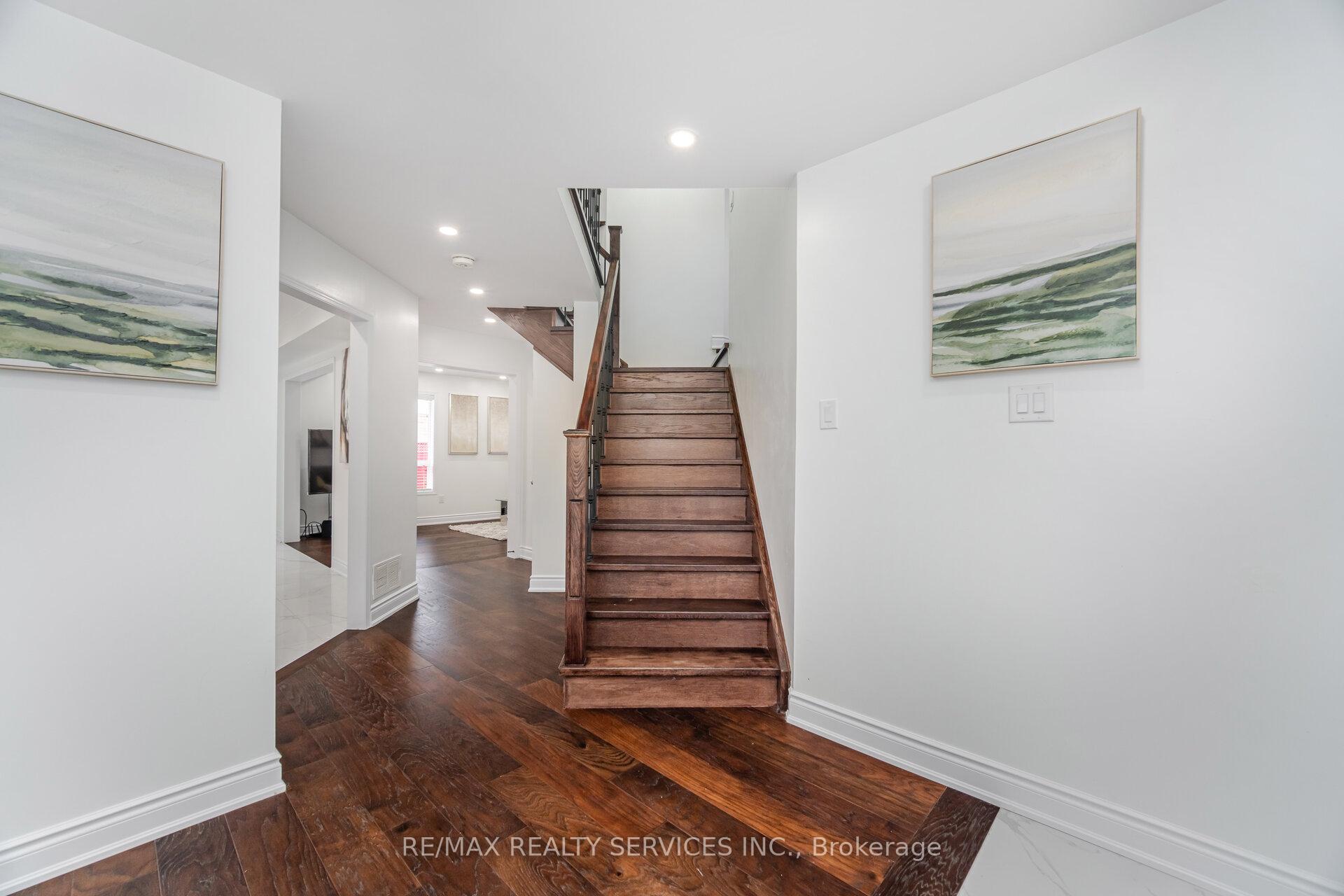Photo 41 of 12 Woodvalley Drive, Brampton, Fletcher's Meadow — HOMEH