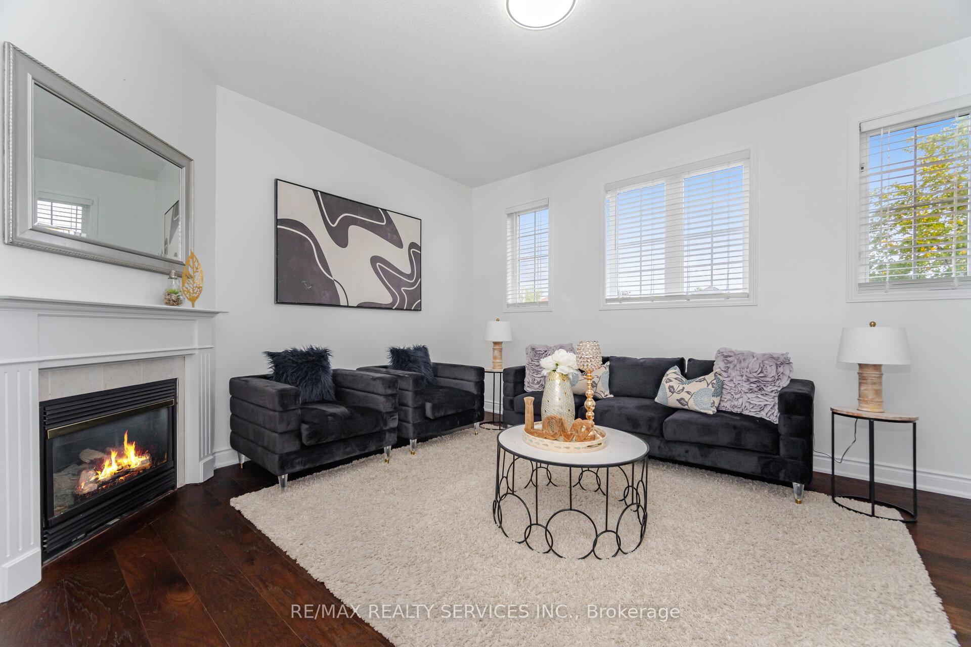Photo 17 of 12 Woodvalley Drive, Brampton, Fletcher's Meadow — HOMEH