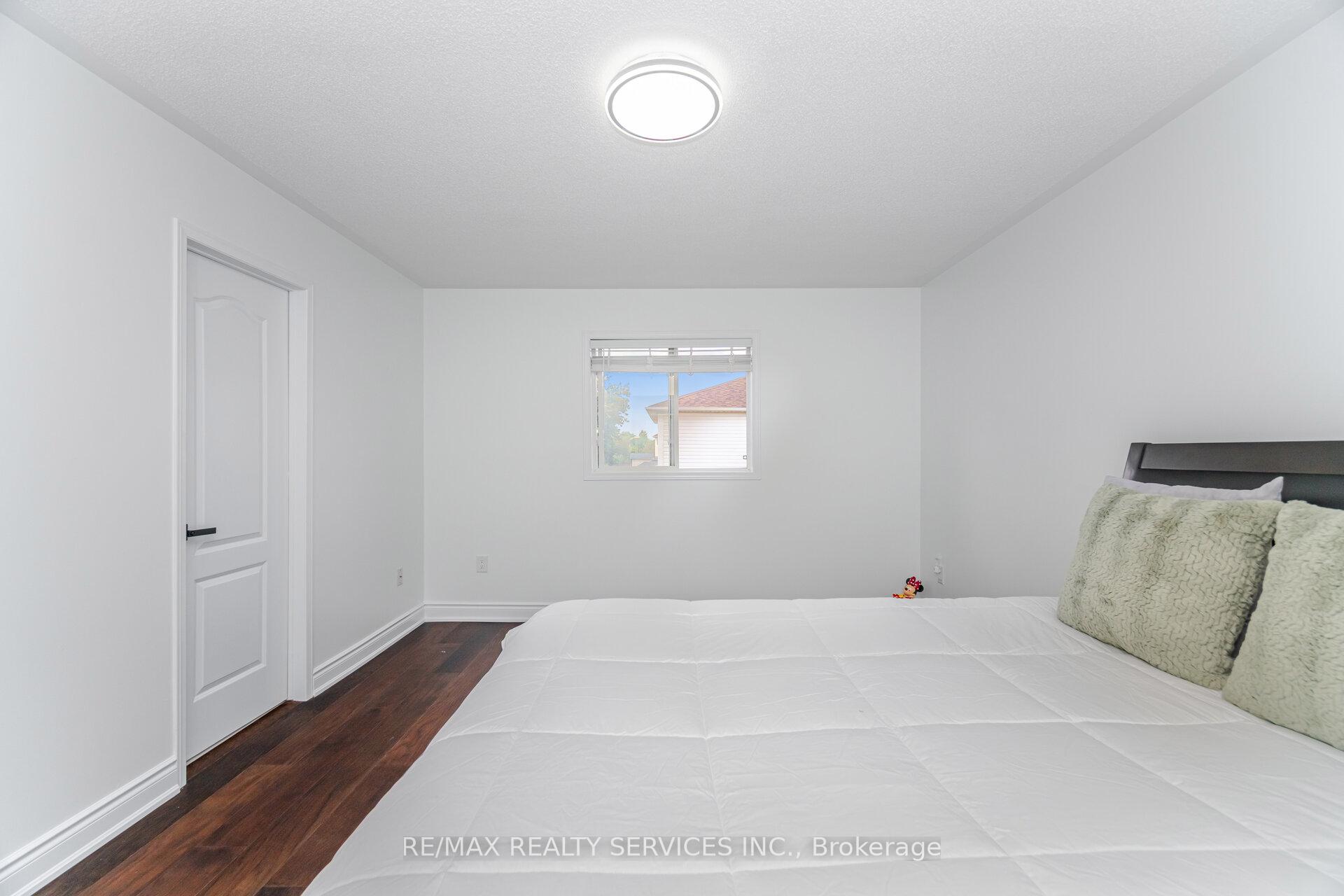 Photo 20 of 12 Woodvalley Drive, Brampton, Fletcher's Meadow — HOMEH
