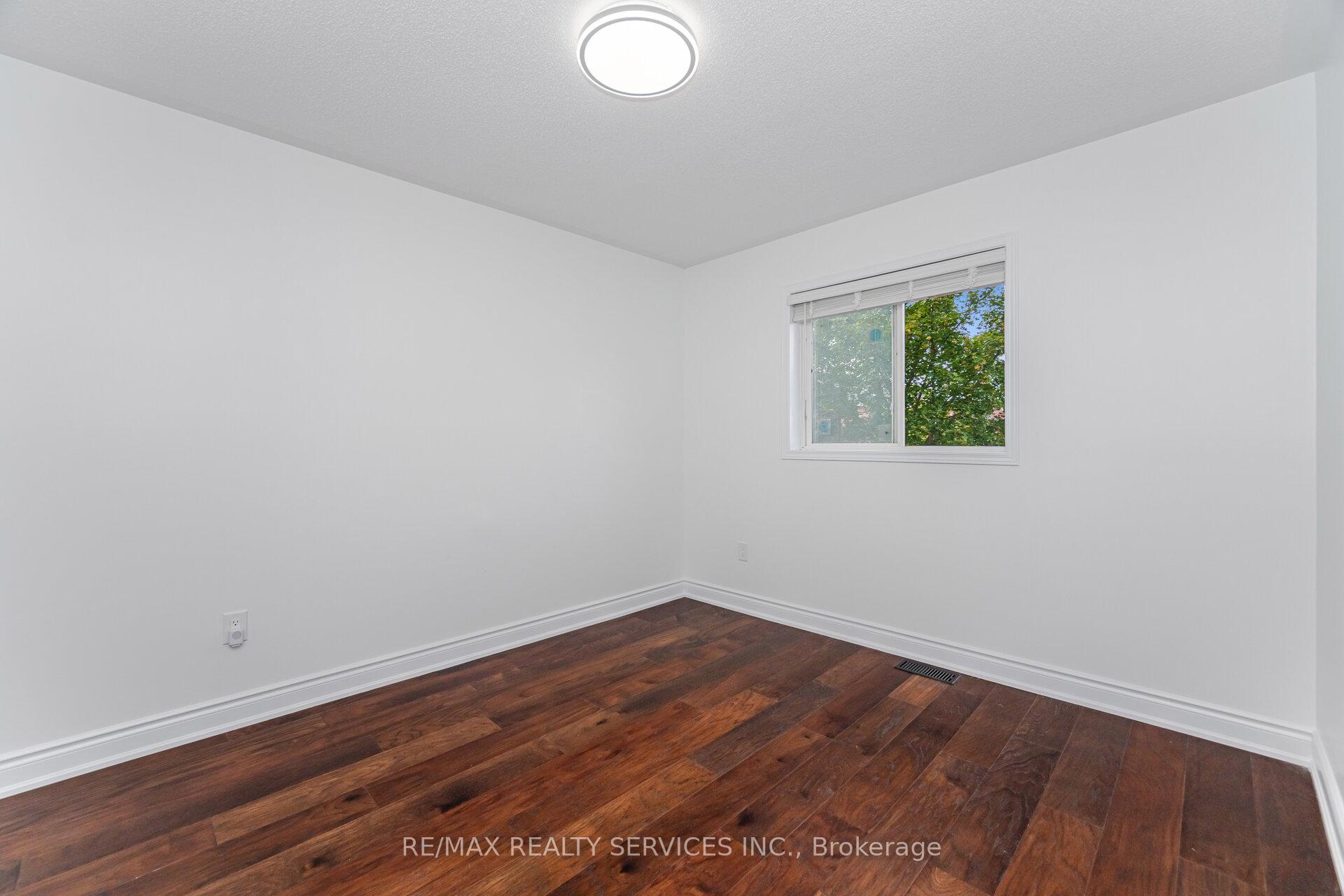 Photo 30 of 12 Woodvalley Drive, Brampton, Fletcher's Meadow — HOMEH