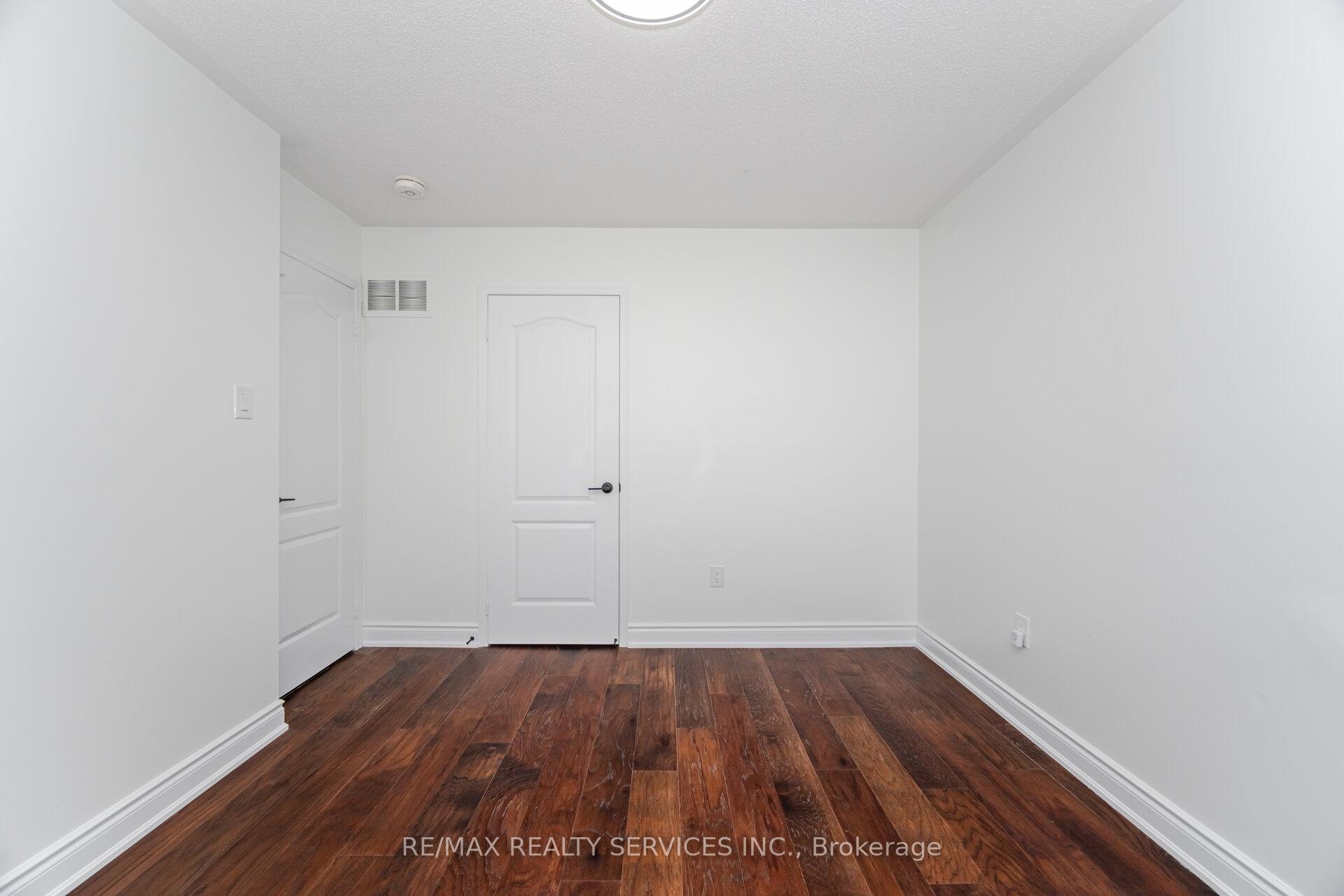 Photo 23 of 12 Woodvalley Drive, Brampton, Fletcher's Meadow — HOMEH