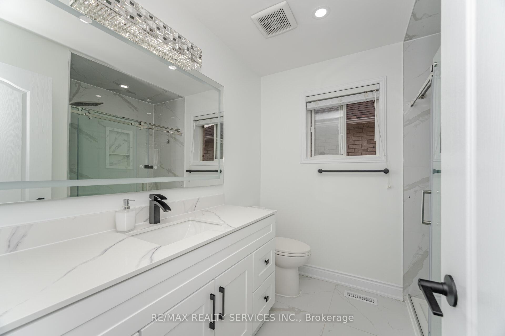 Photo 15 of 12 Woodvalley Drive, Brampton, Fletcher's Meadow — HOMEH
