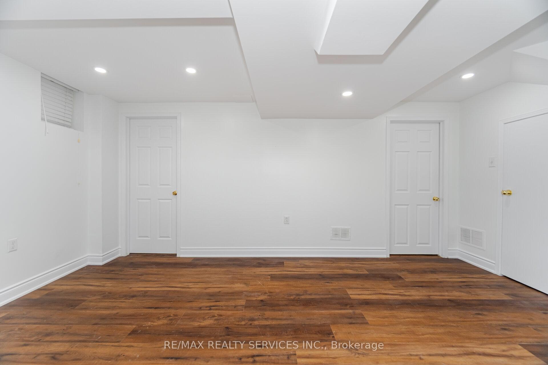 Photo 26 of 12 Woodvalley Drive, Brampton, Fletcher's Meadow — HOMEH