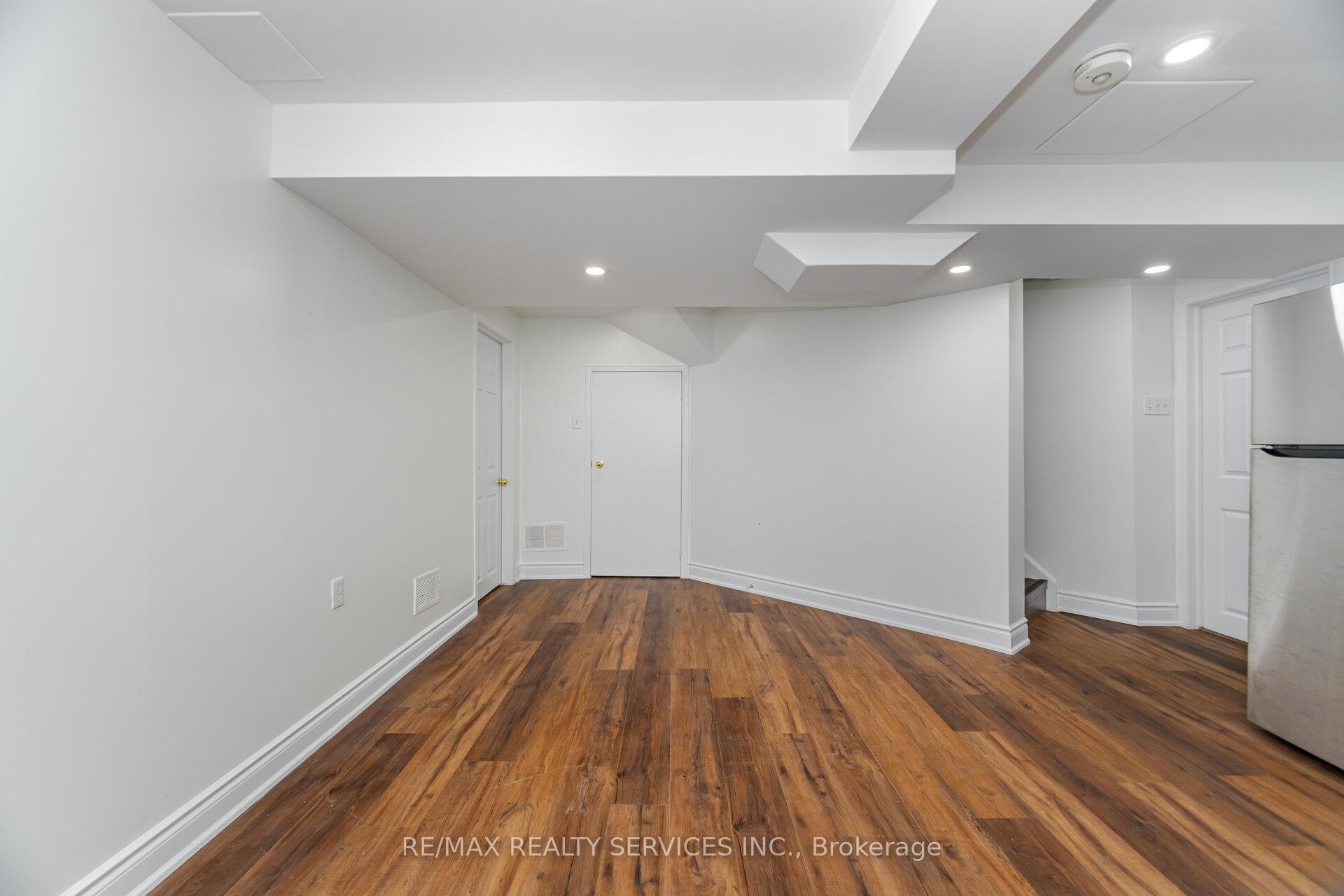 Photo 31 of 12 Woodvalley Drive, Brampton, Fletcher's Meadow — HOMEH