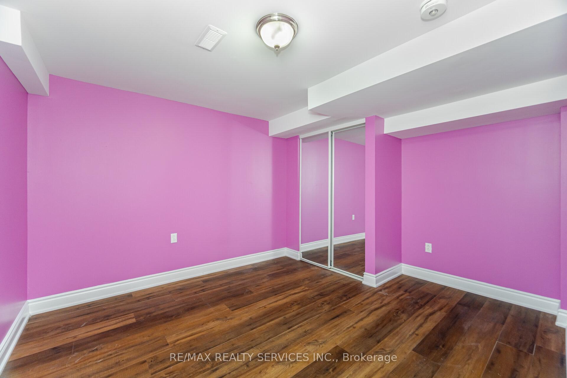 Photo 39 of 12 Woodvalley Drive, Brampton, Fletcher's Meadow — HOMEH