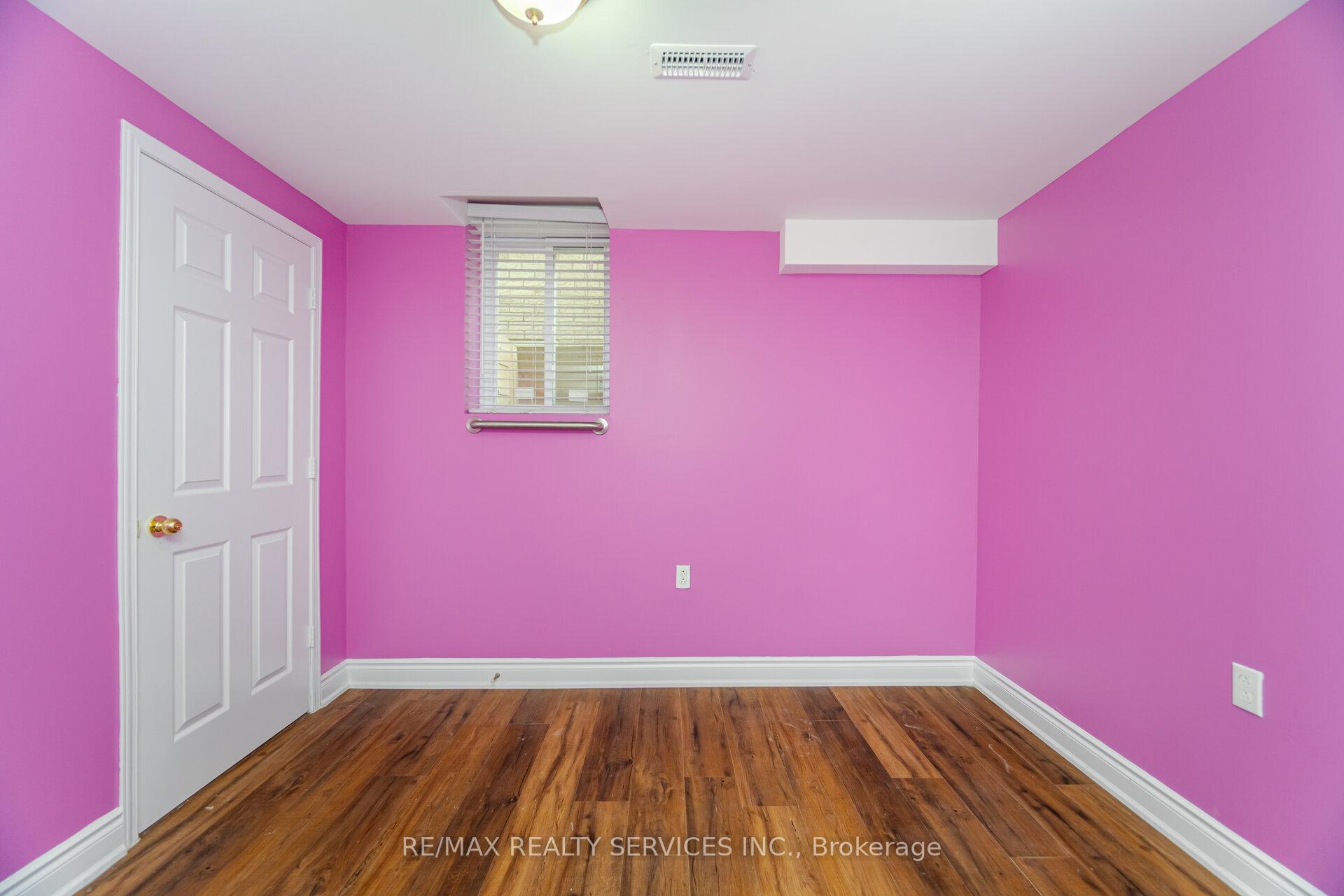 Photo 32 of 12 Woodvalley Drive, Brampton, Fletcher's Meadow — HOMEH
