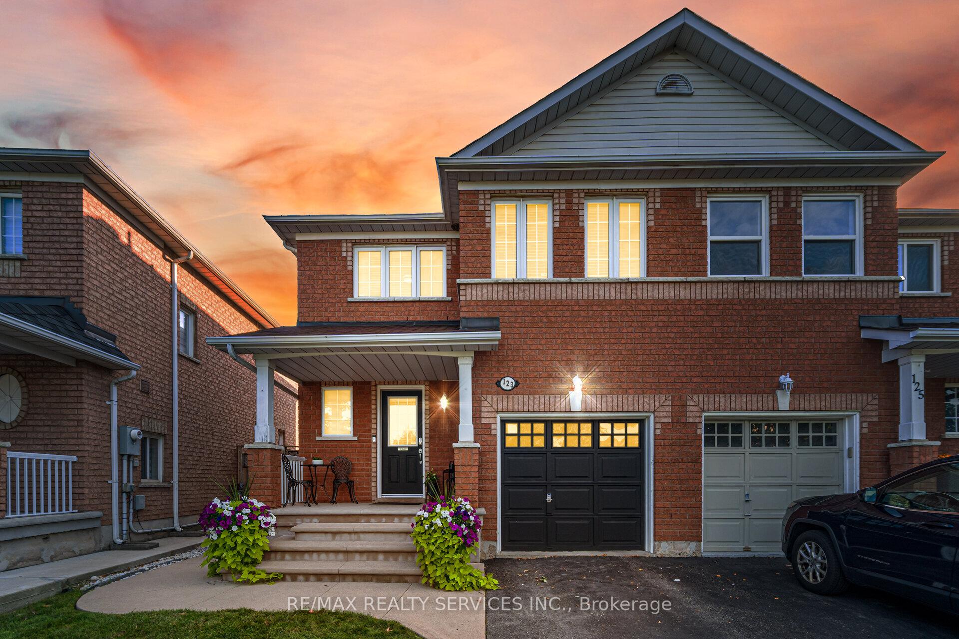 Photo 1 of 123 Farthingale Crescent, Brampton, Fletcher's Meadow — HOMEH