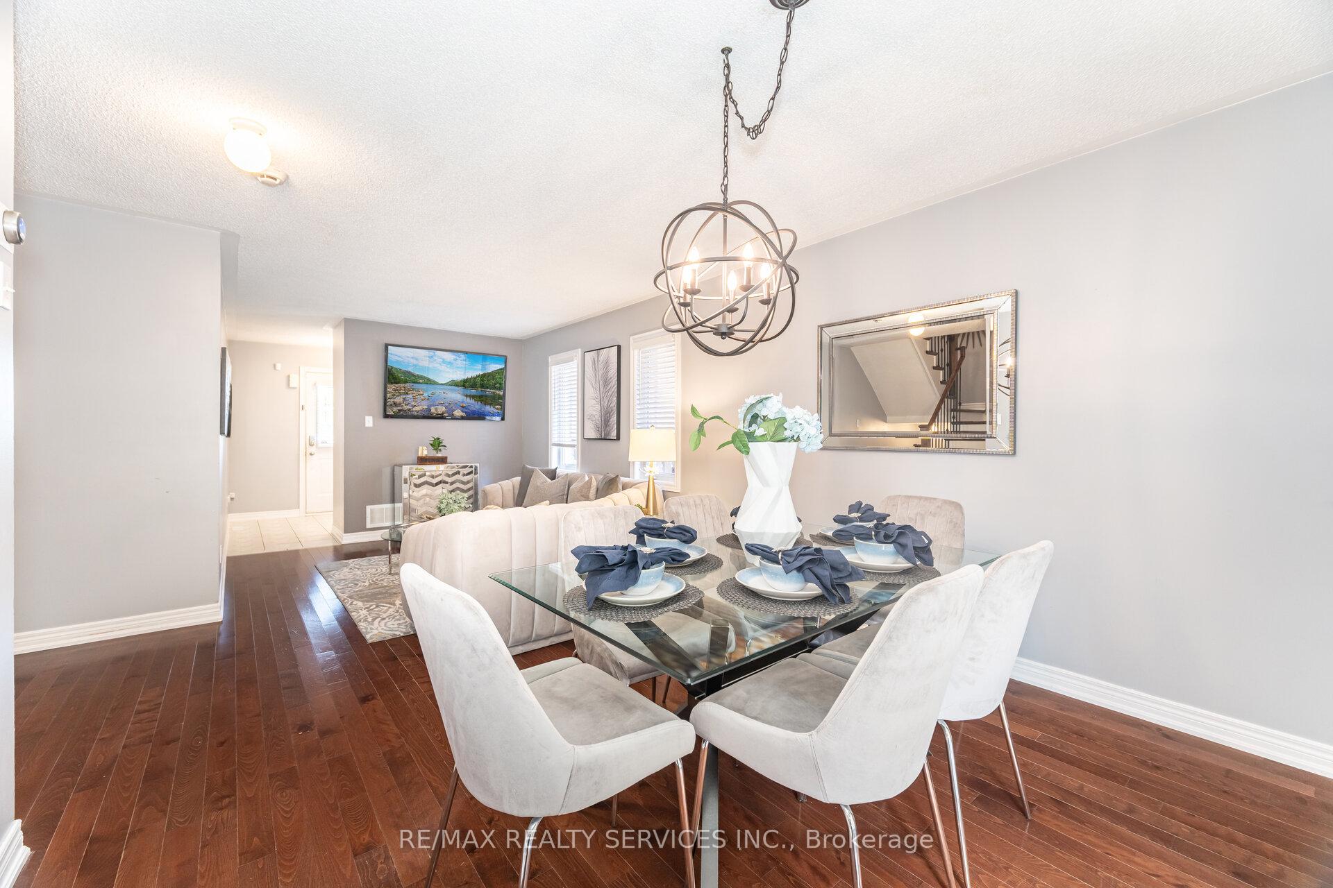 Photo 8 of 123 Farthingale Crescent, Brampton, Fletcher's Meadow — HOMEH