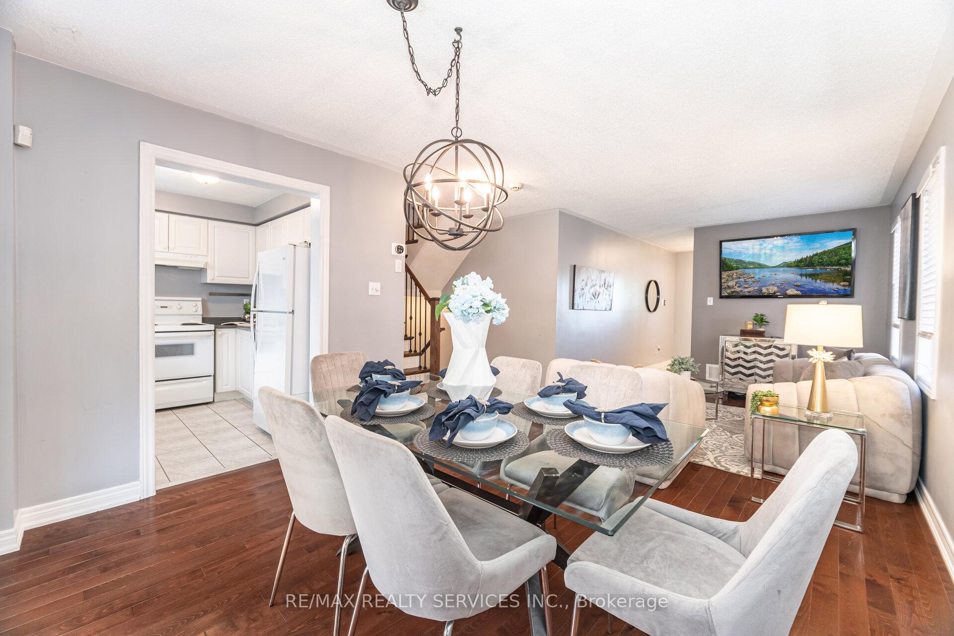 Photo 18 of 123 Farthingale Crescent, Brampton, Fletcher's Meadow — HOMEH