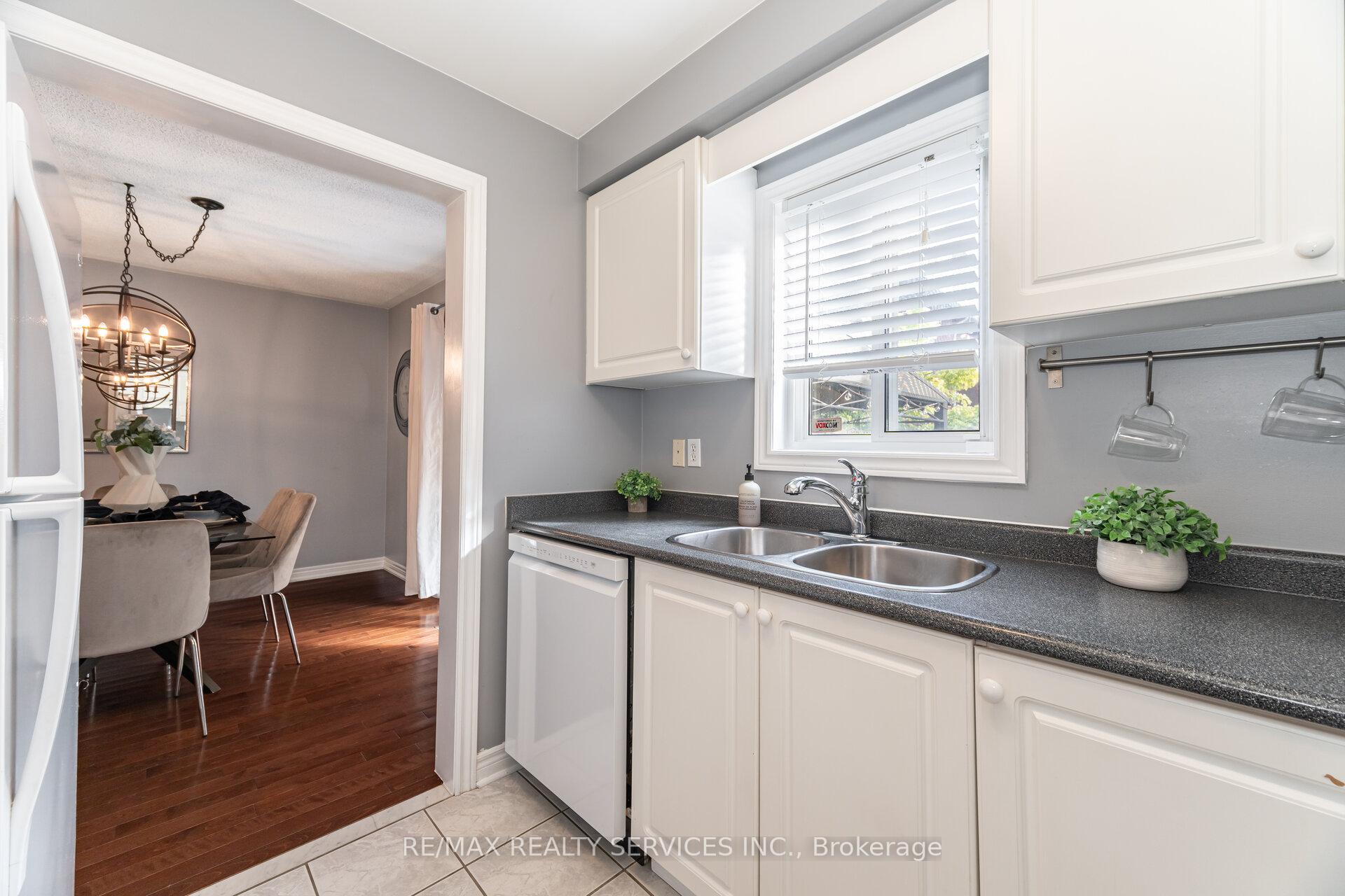 Photo 28 of 123 Farthingale Crescent, Brampton, Fletcher's Meadow — HOMEH