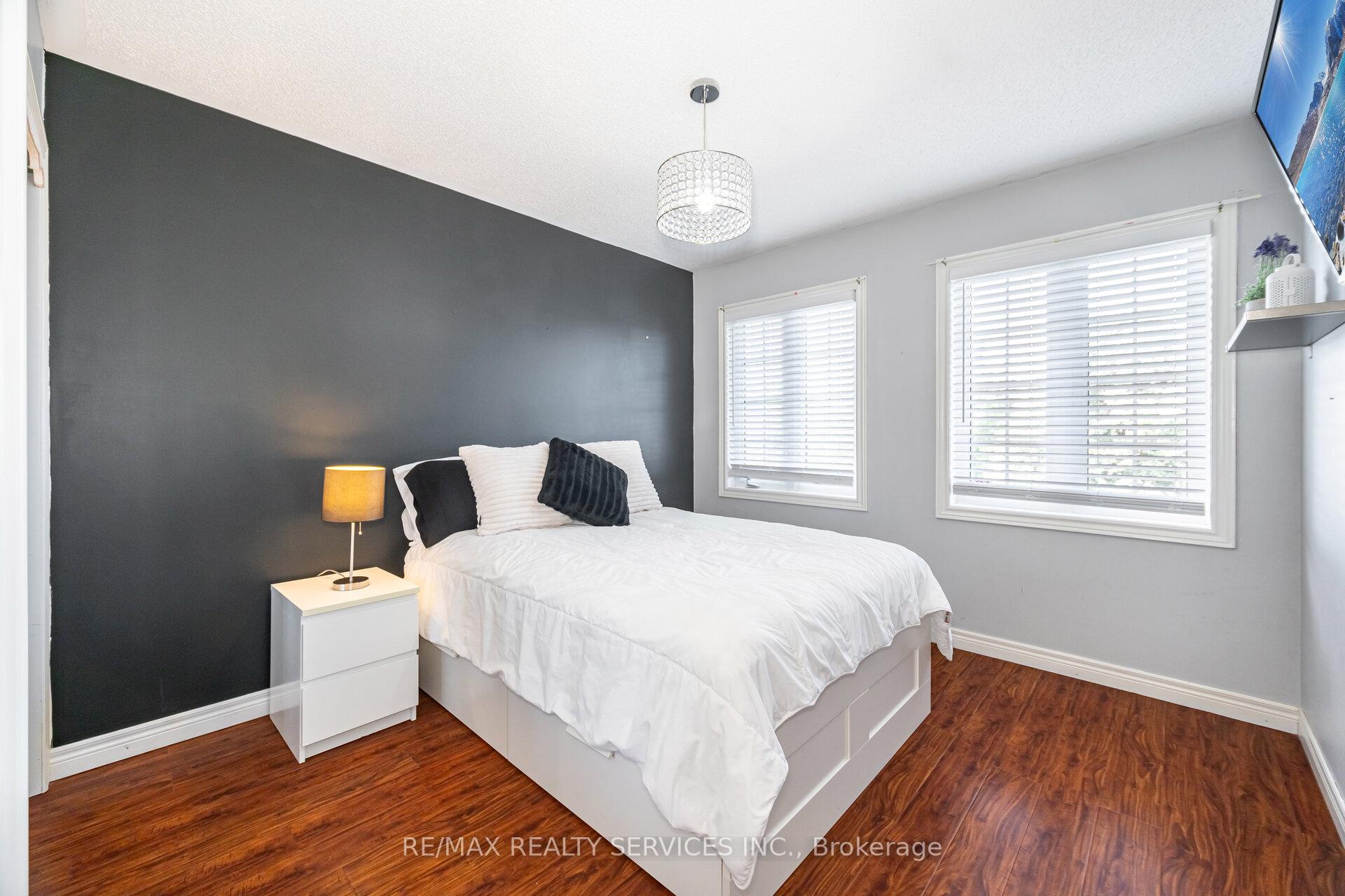 Photo 30 of 123 Farthingale Crescent, Brampton, Fletcher's Meadow — HOMEH