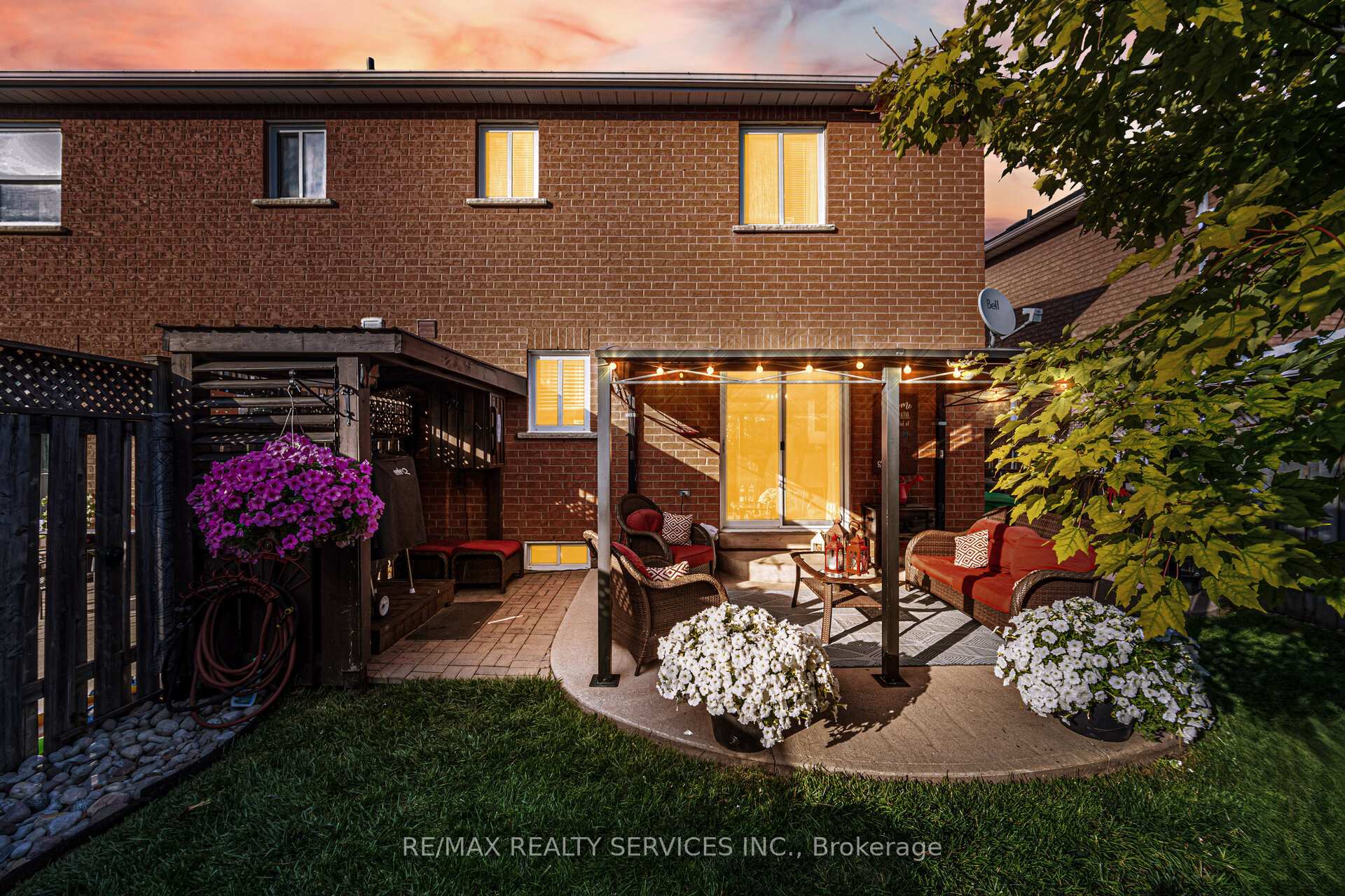Photo 10 of 123 Farthingale Crescent, Brampton, Fletcher's Meadow — HOMEH