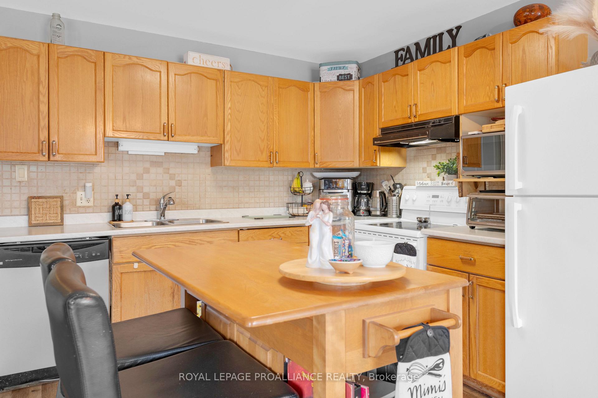 Photo 14 of Unit B, 162 Prince Edward Street, Brighton — HOMEH