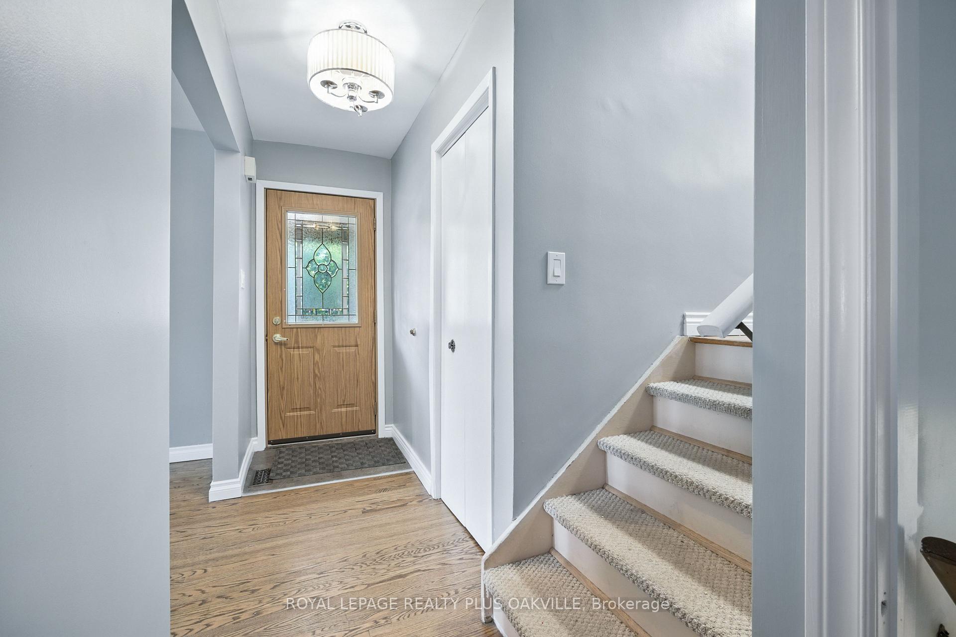 Photo 3 of 158 Bonaventure Drive, Hamilton, Gilbert — HOMEH