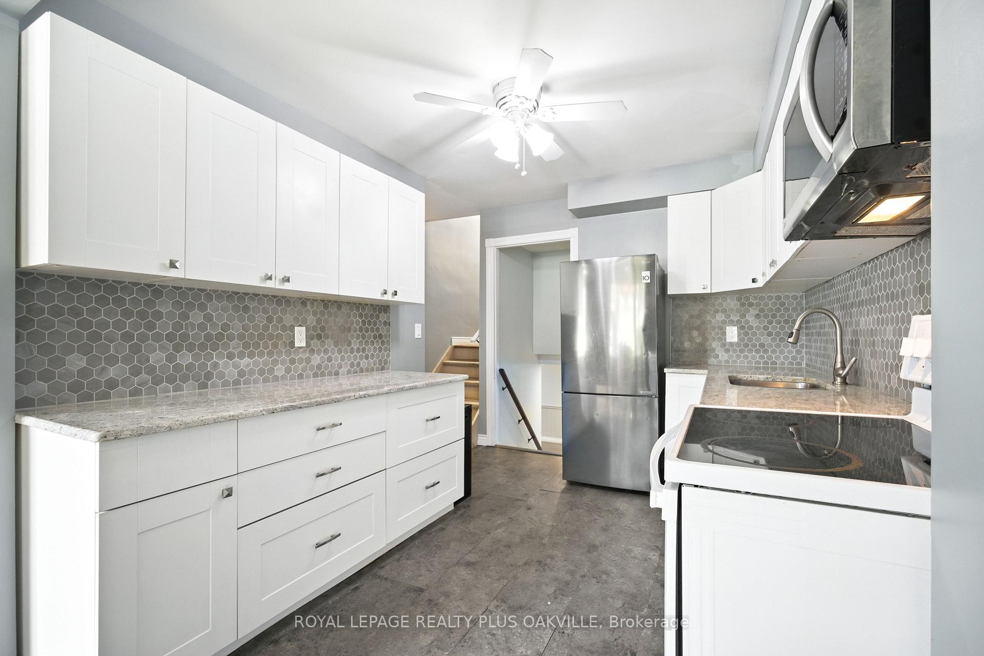 Photo 2 of 158 Bonaventure Drive, Hamilton, Gilbert — HOMEH