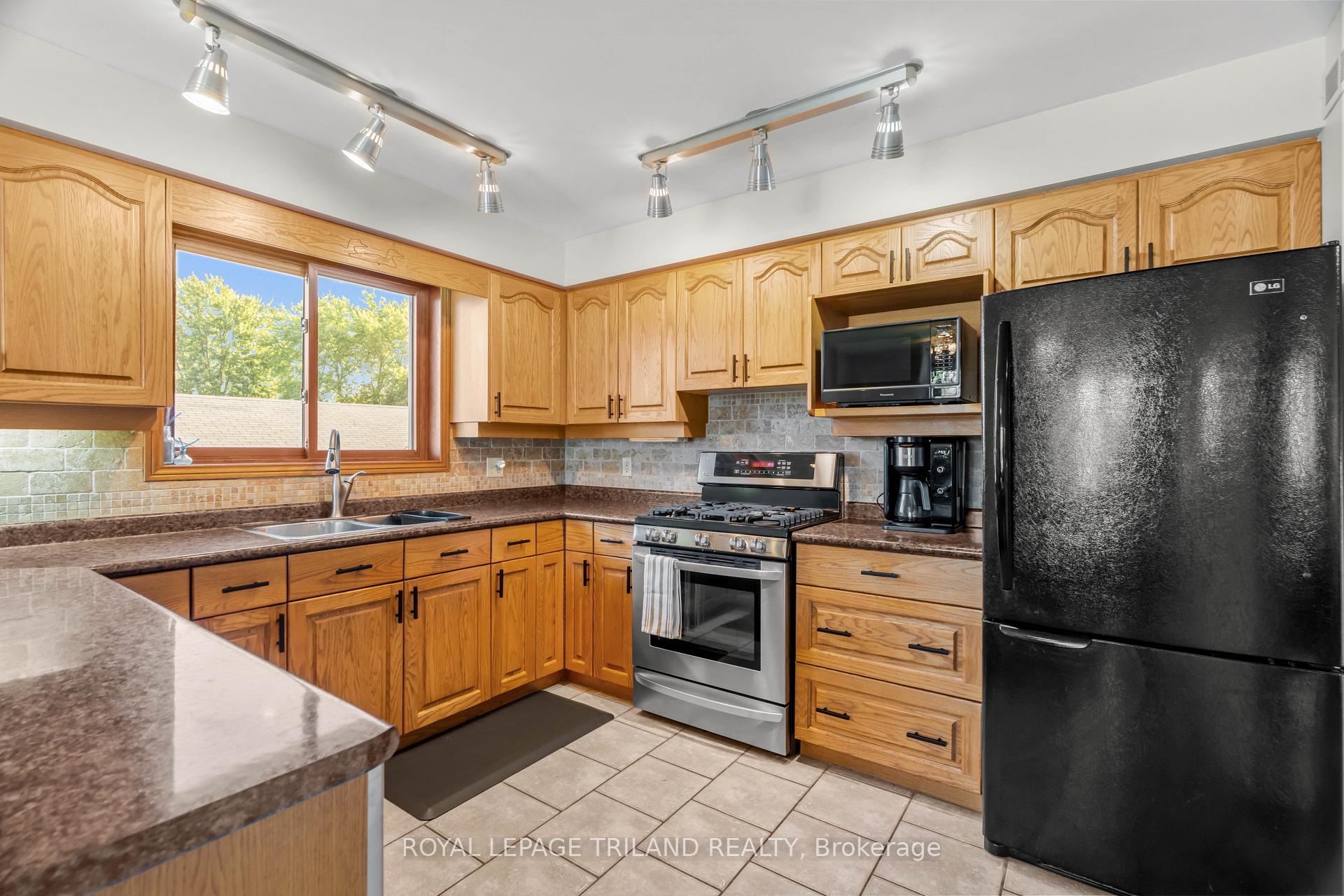 Photo 18 of 107 Mckellar Street, Southwest Middlesex, Glencoe — HOMEH