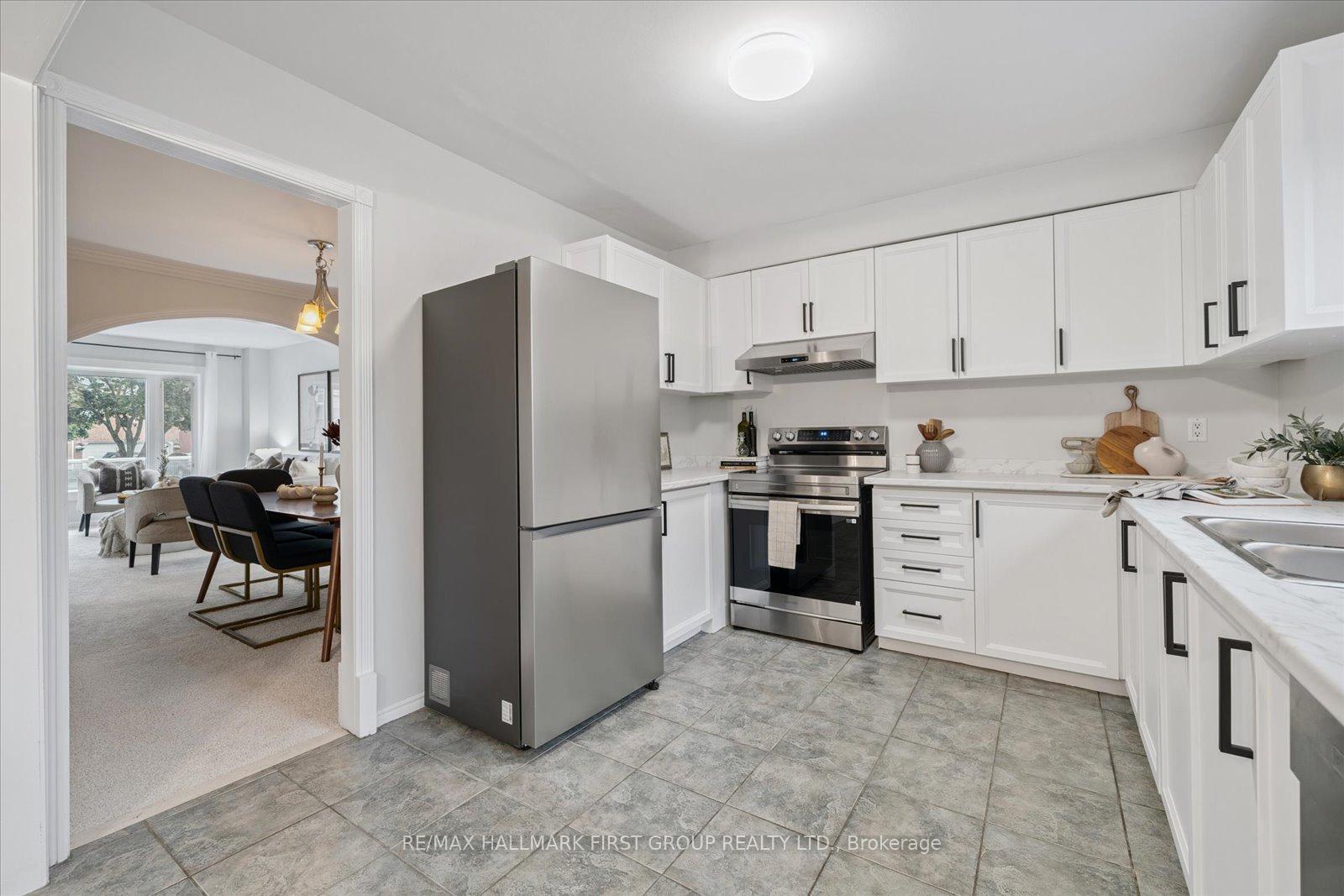 Photo 19 of 2362 Strathmore Crescent W, Pickering, Brock Ridge — HOMEH