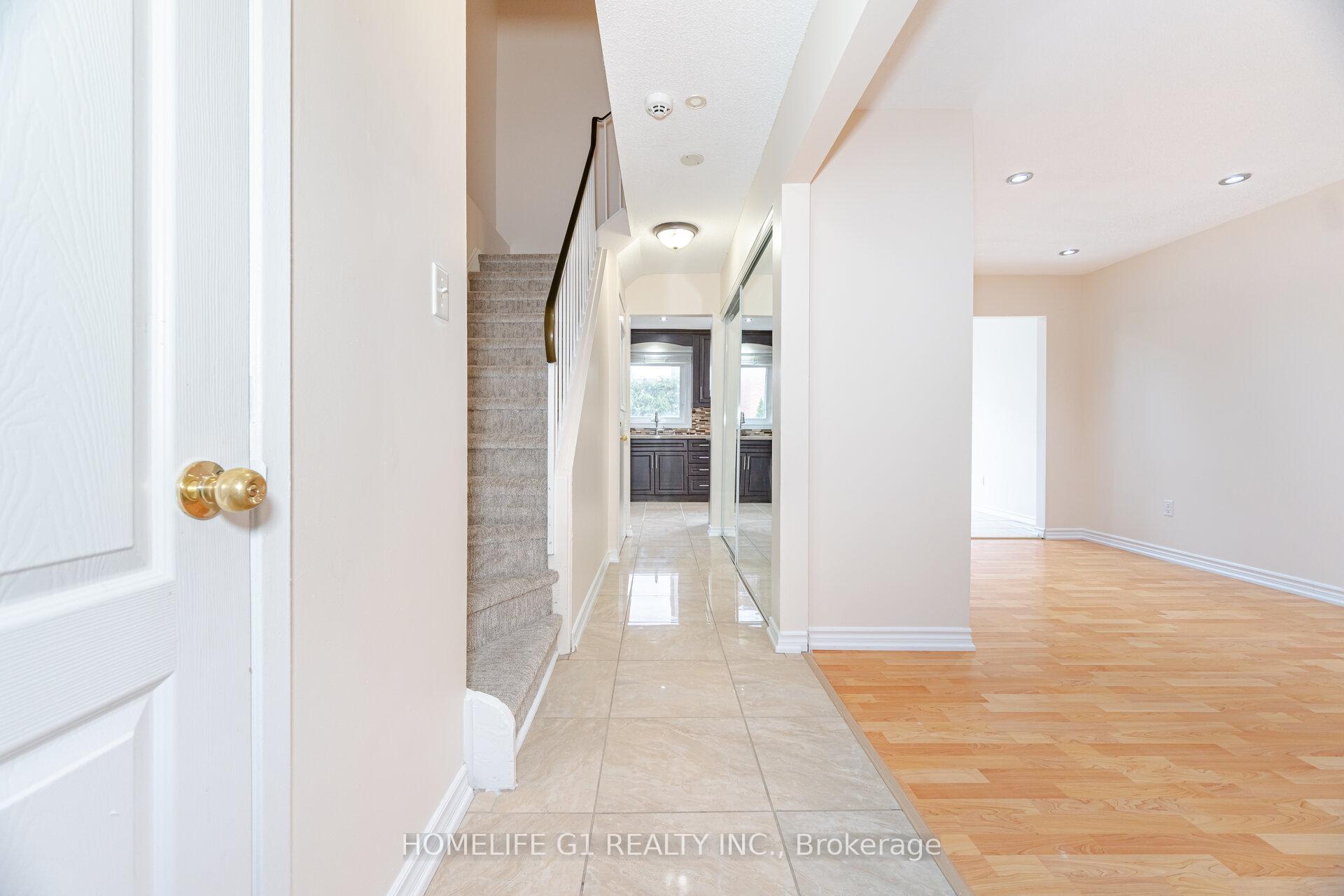 Photo 14 of 18 Laurel Valley Court, Vaughan, Glen Shields — HOMEH