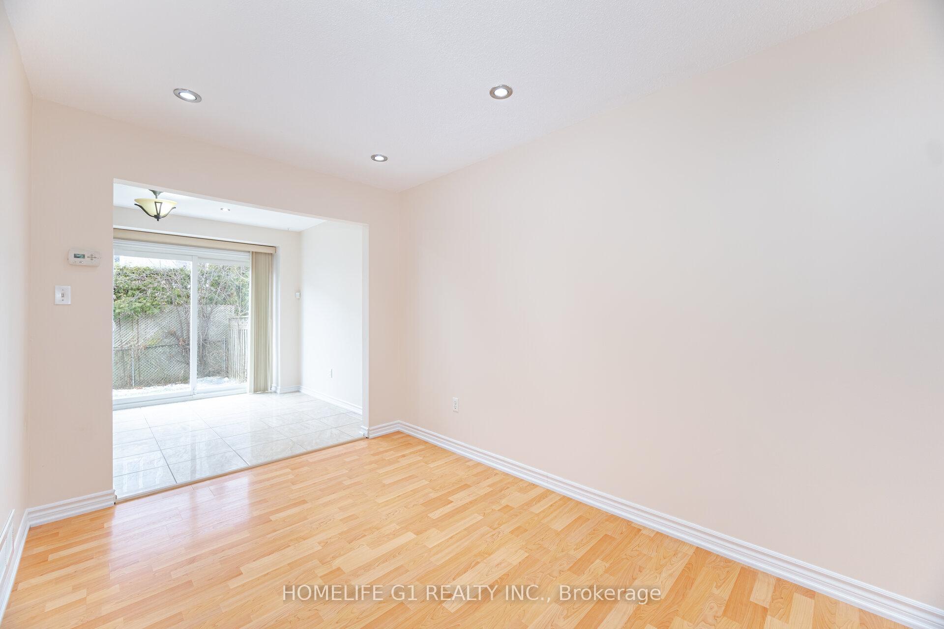 Photo 12 of 18 Laurel Valley Court, Vaughan, Glen Shields — HOMEH