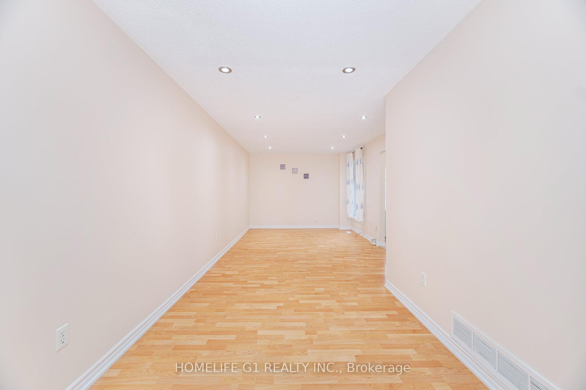 Photo 11 of 18 Laurel Valley Court, Vaughan, Glen Shields — HOMEH