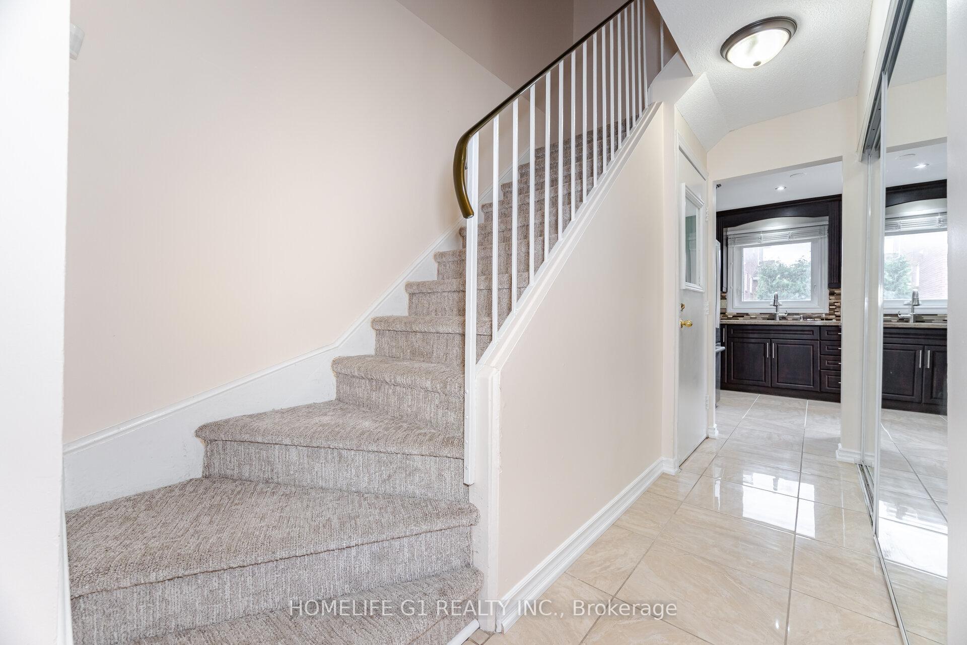 Photo 15 of 18 Laurel Valley Court, Vaughan, Glen Shields — HOMEH