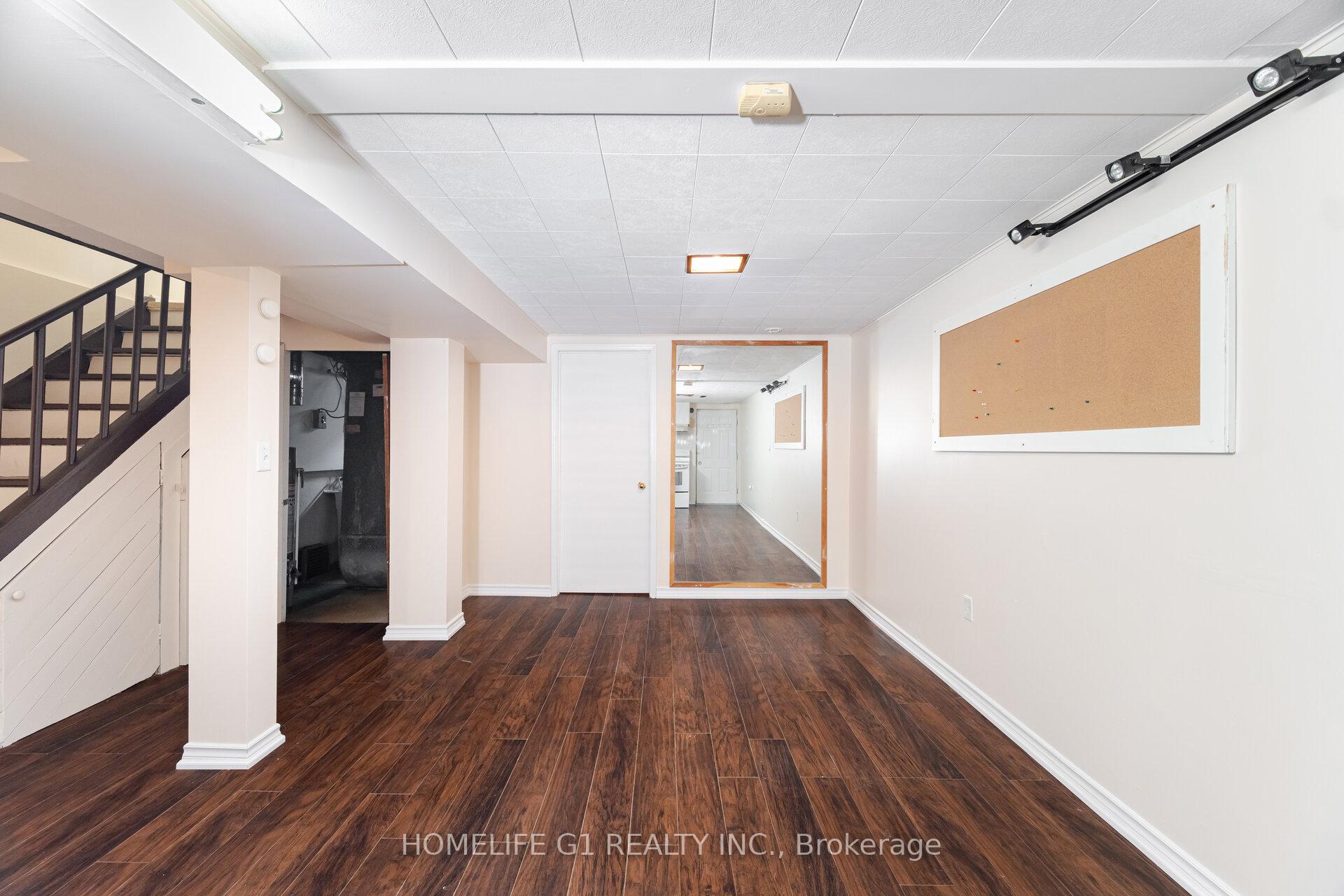 Photo 34 of 18 Laurel Valley Court, Vaughan, Glen Shields — HOMEH