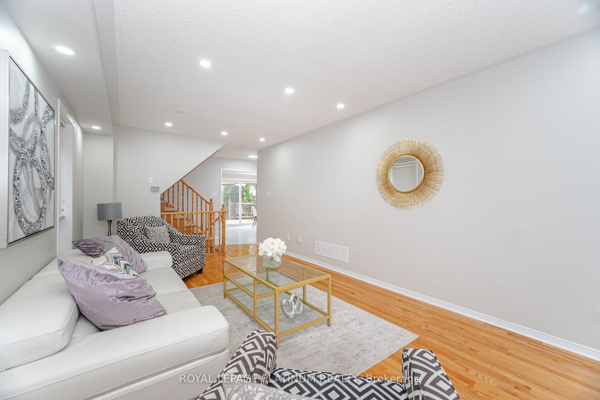 Photo 14 of 32 Penbridge Circle, Brampton, Fletcher's Meadow — HOMEH