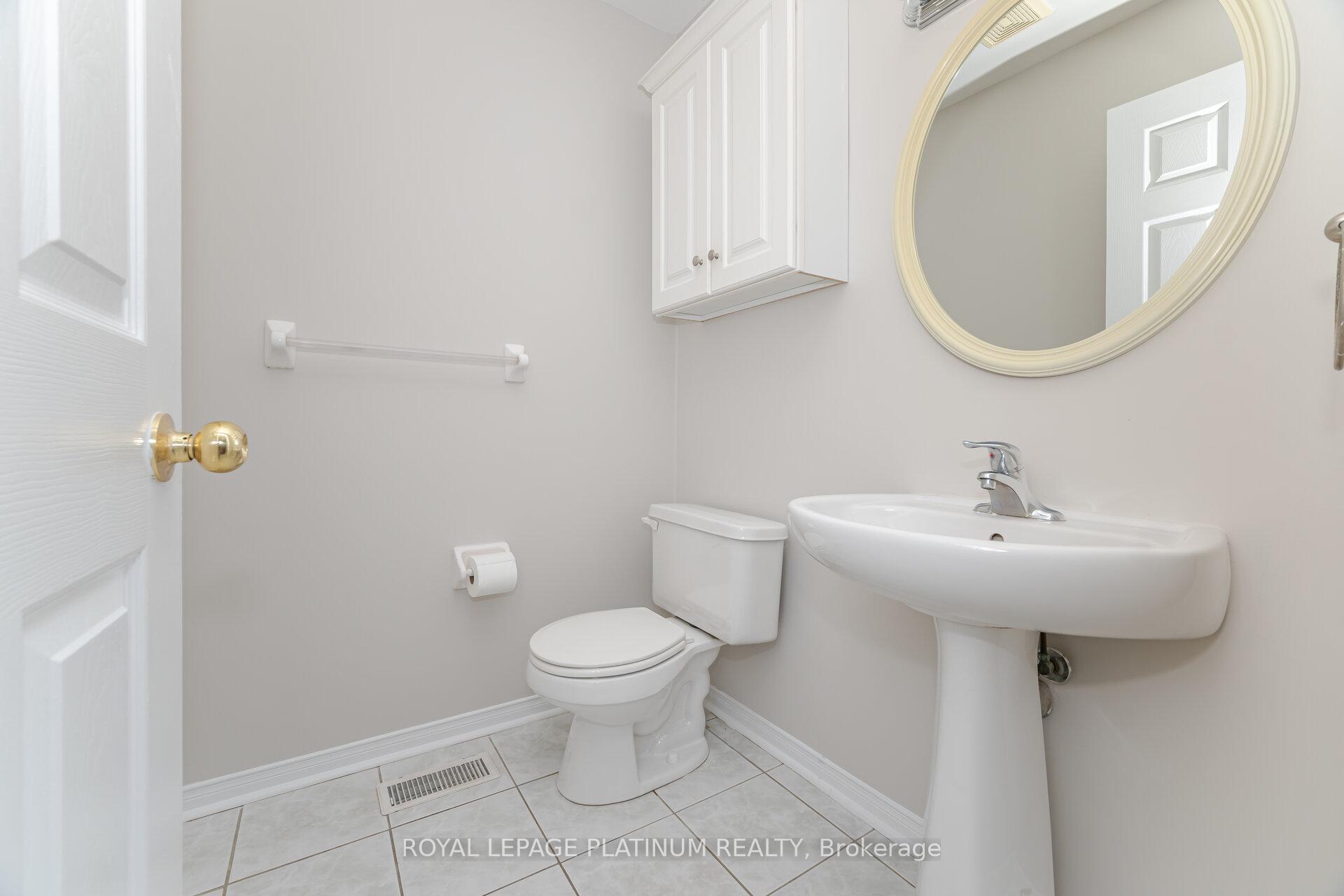 Photo 6 of 32 Penbridge Circle, Brampton, Fletcher's Meadow — HOMEH