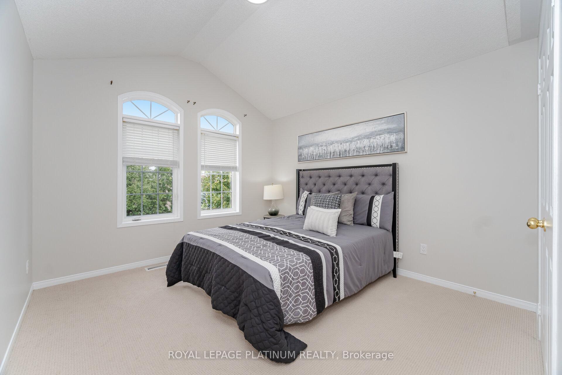 Photo 18 of 32 Penbridge Circle, Brampton, Fletcher's Meadow — HOMEH