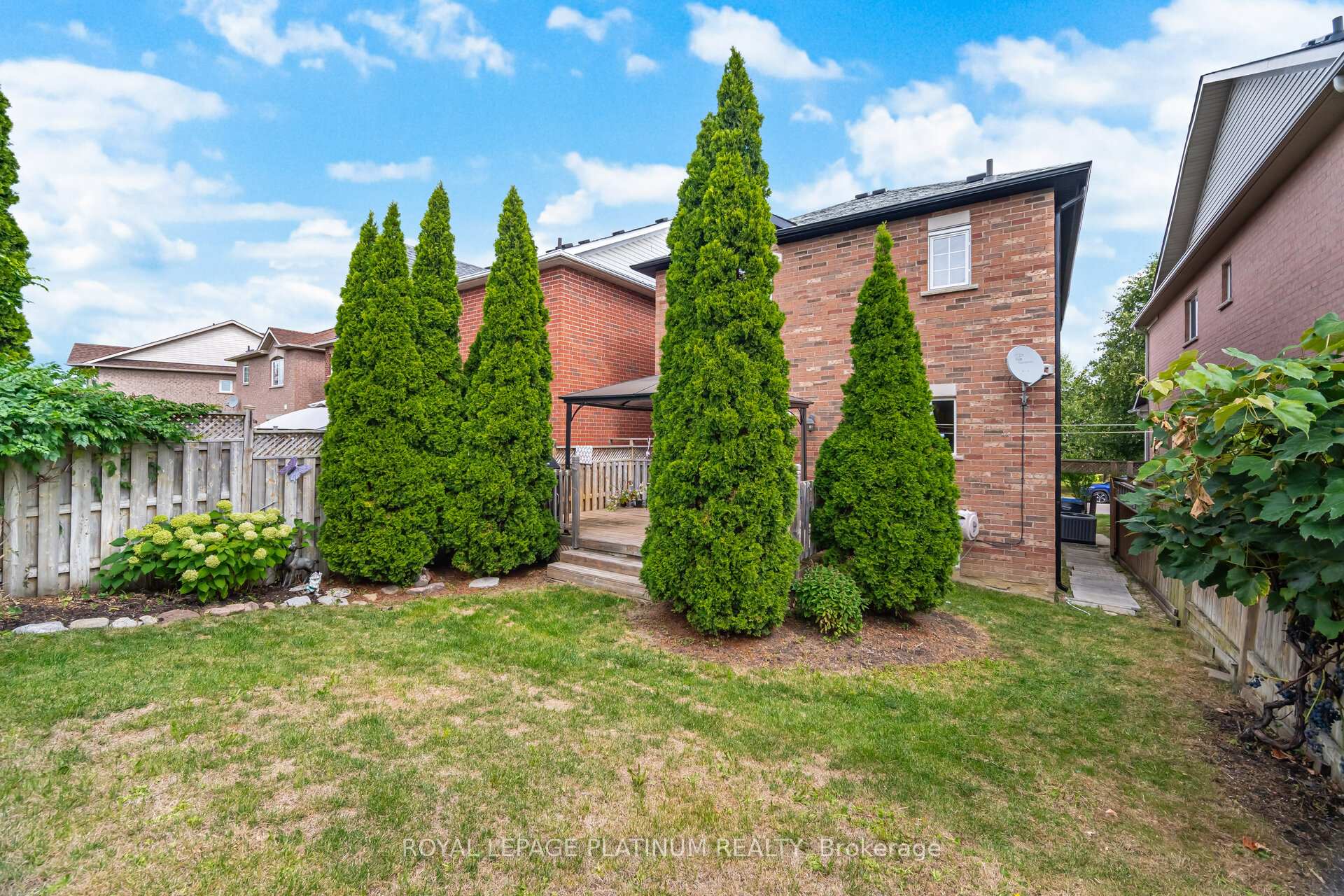 Photo 22 of 32 Penbridge Circle, Brampton, Fletcher's Meadow — HOMEH