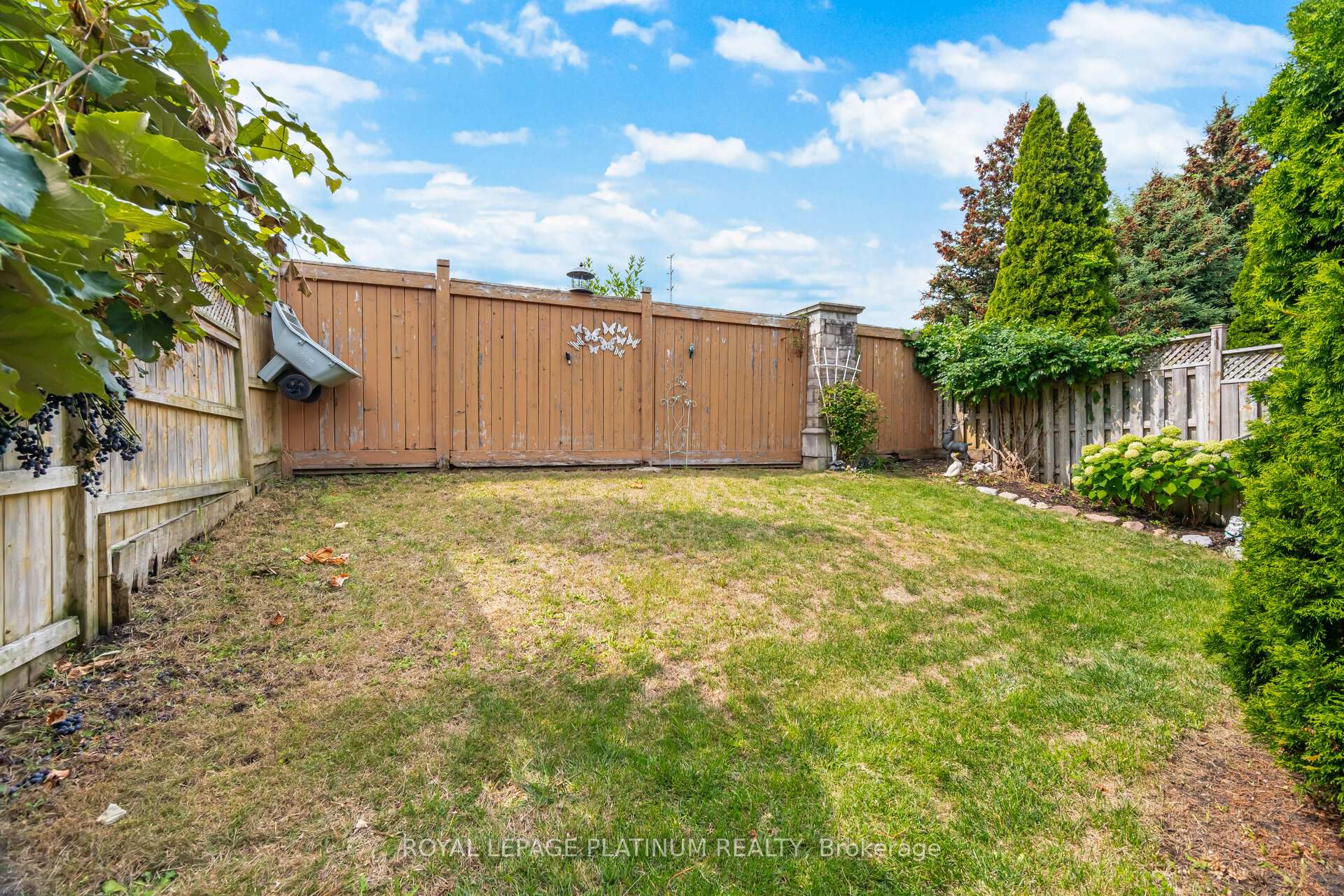 Photo 27 of 32 Penbridge Circle, Brampton, Fletcher's Meadow — HOMEH