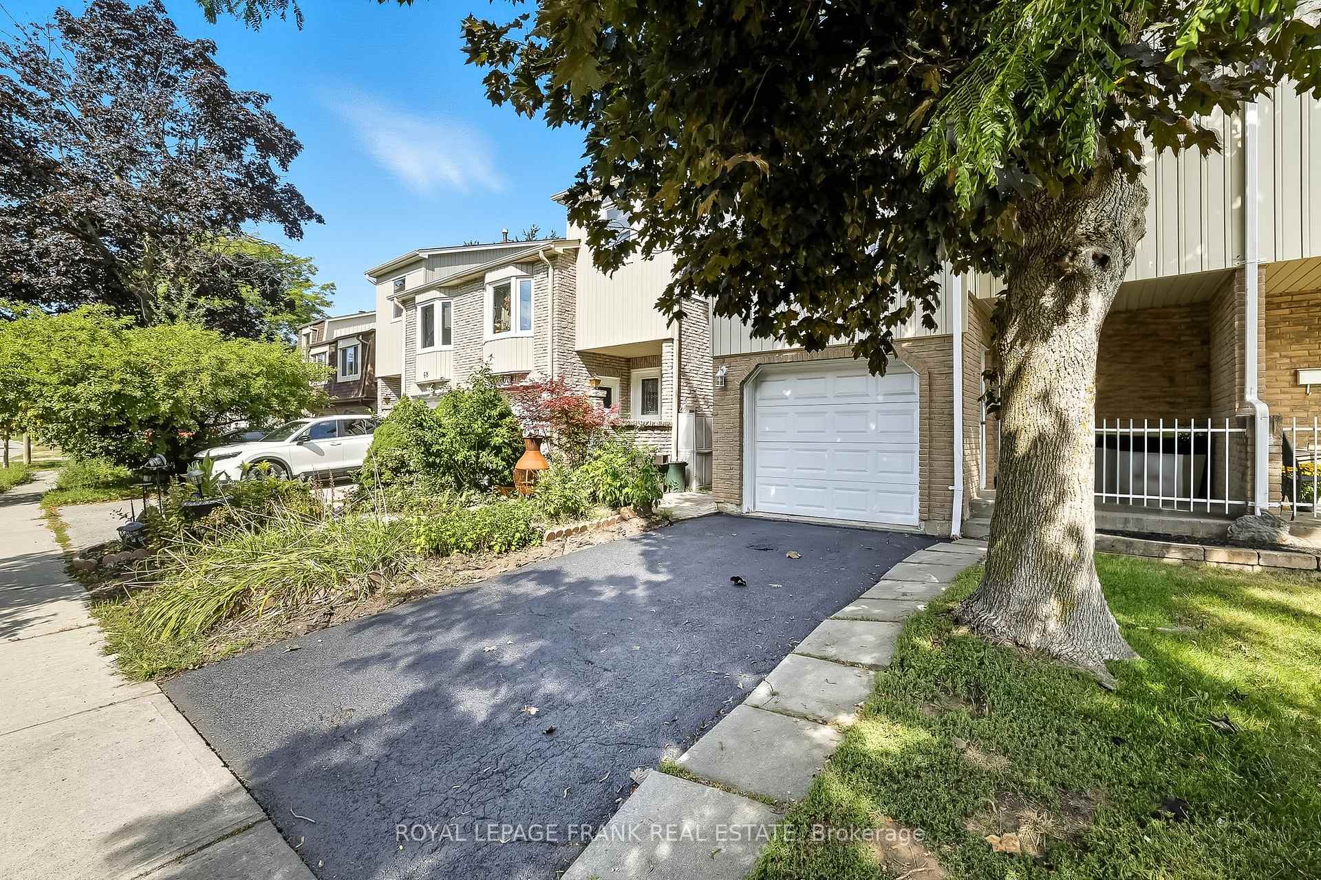 Photo 16 of 72 Reginald Crescent, Markham, Markham Village — HOMEH