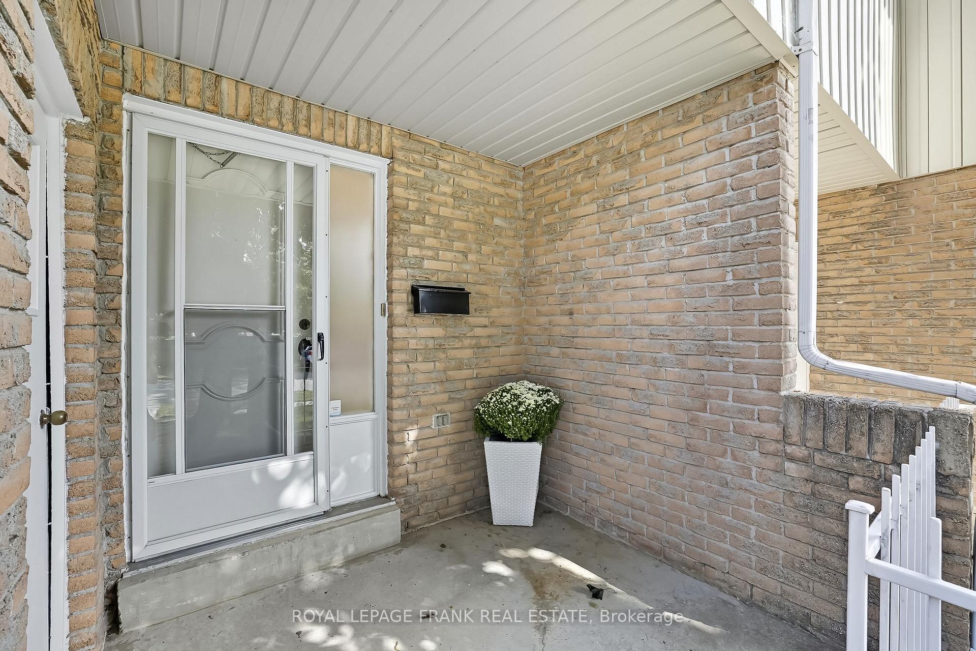Photo 2 of 72 Reginald Crescent, Markham, Markham Village — HOMEH