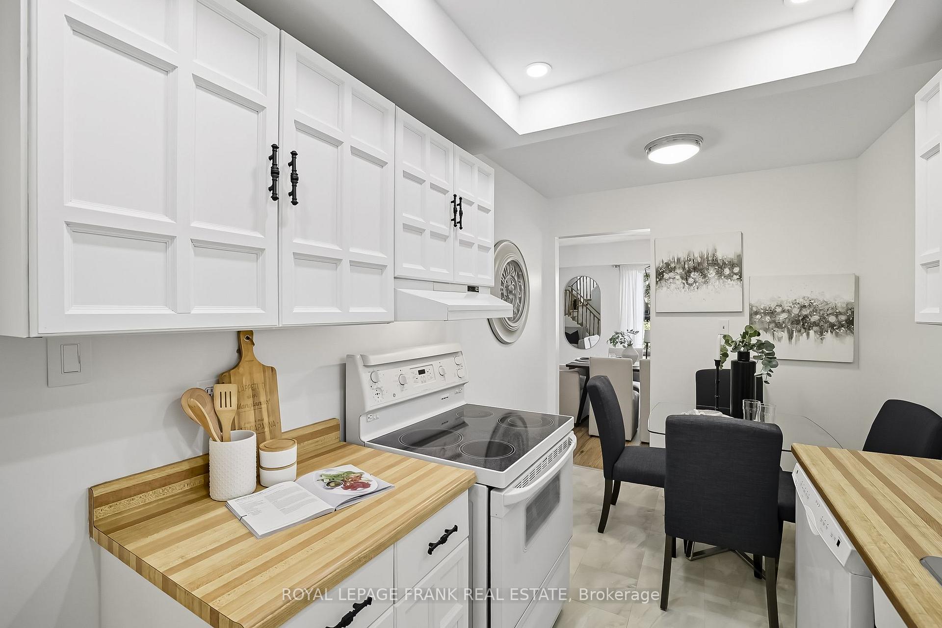 Photo 6 of 72 Reginald Crescent, Markham, Markham Village — HOMEH