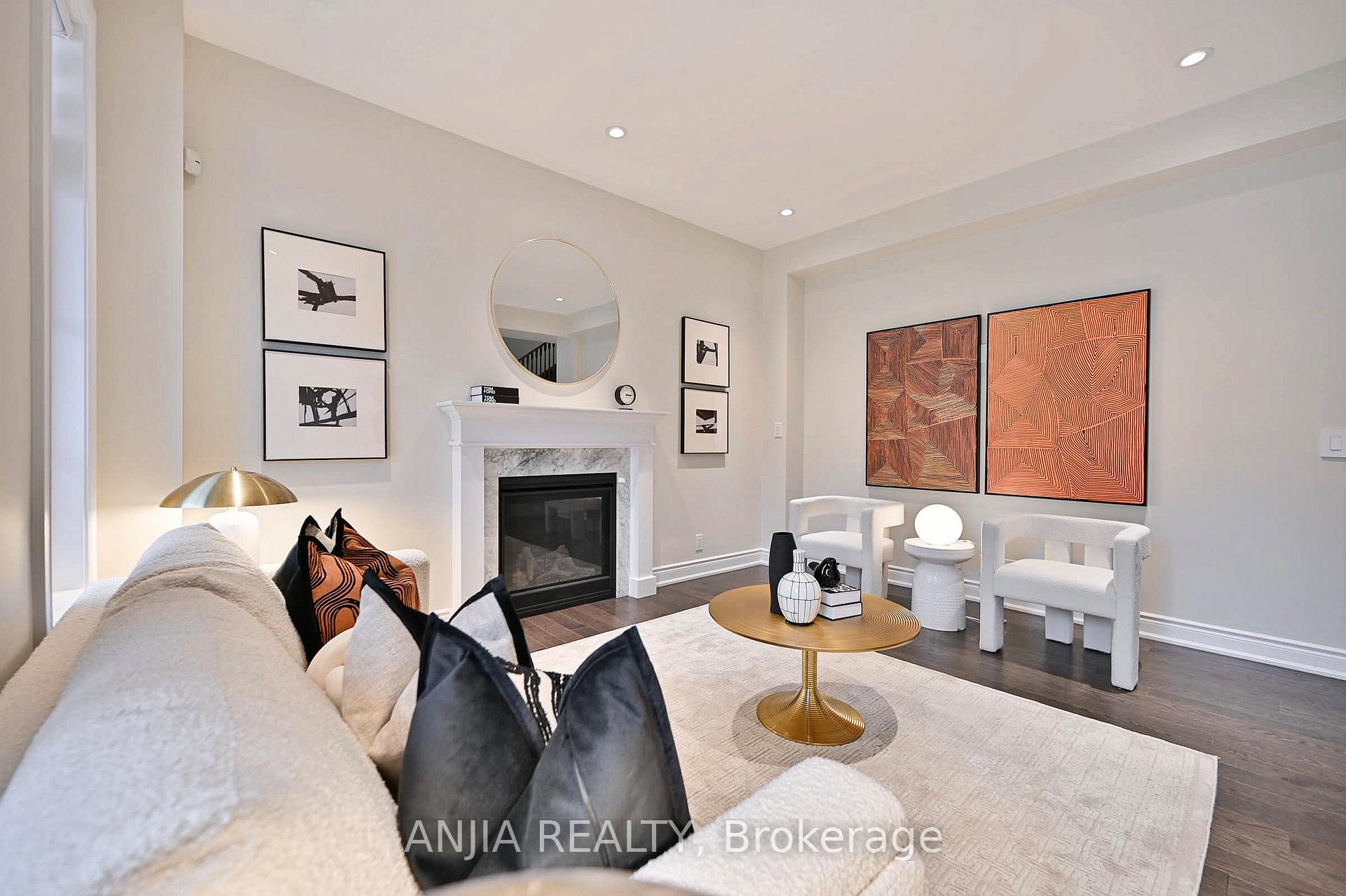 Photo 2 of 19 York Downs Boulevard, Markham, Angus Glen — HOMEH