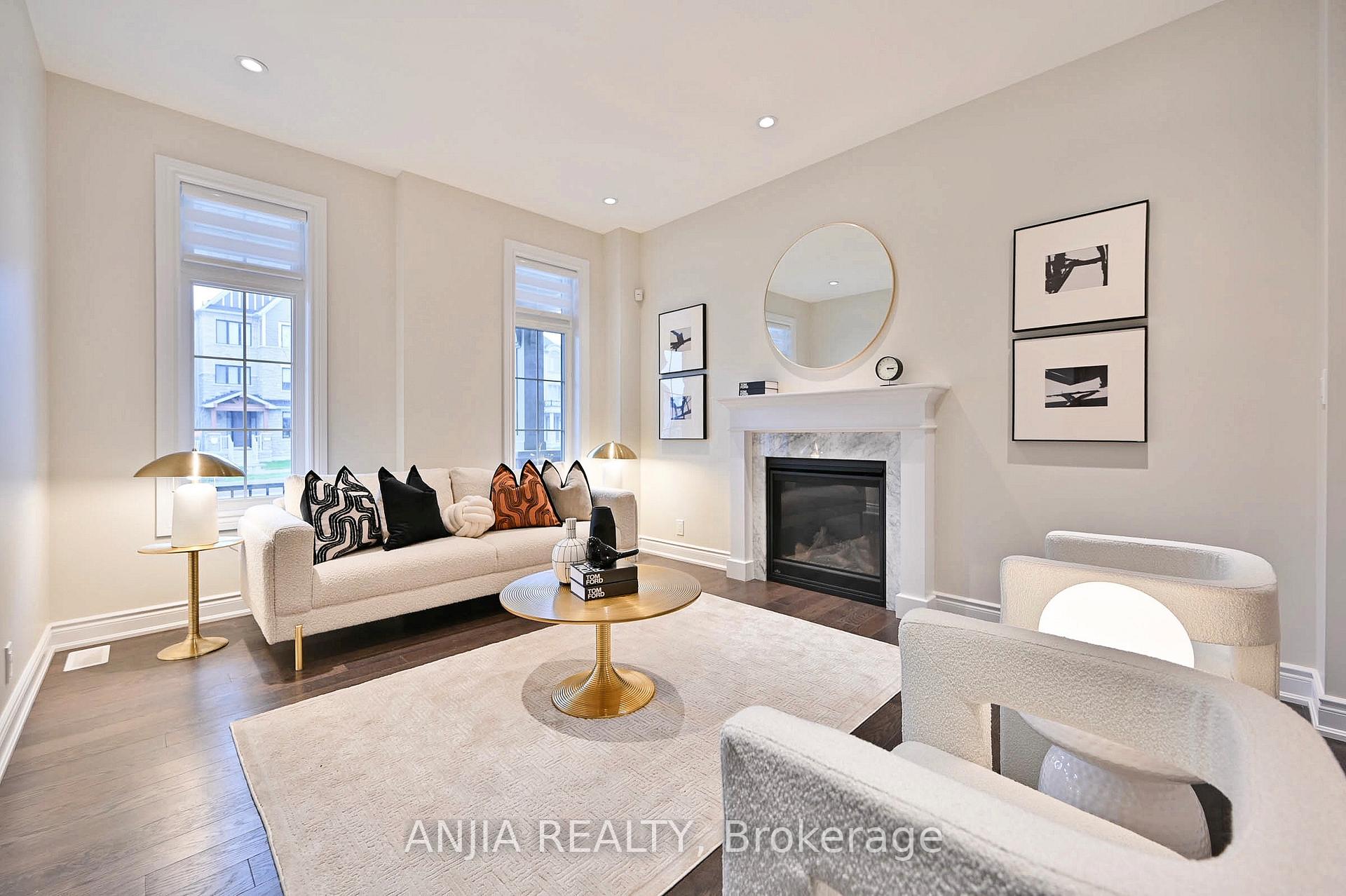 Photo 3 of 19 York Downs Boulevard, Markham, Angus Glen — HOMEH