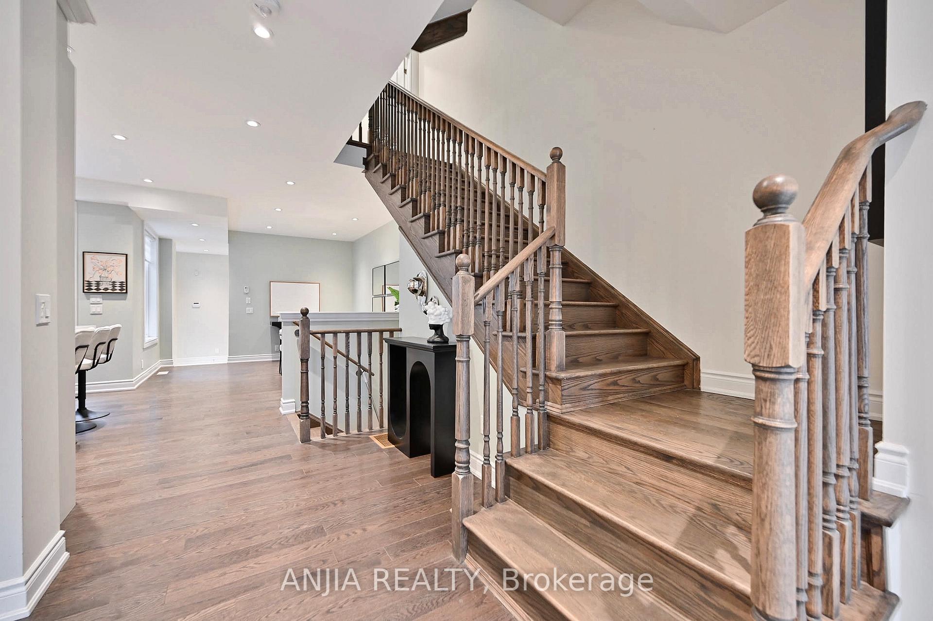 Photo 6 of 19 York Downs Boulevard, Markham, Angus Glen — HOMEH