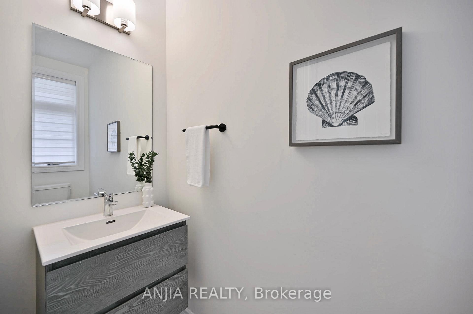 Photo 38 of 19 York Downs Boulevard, Markham, Angus Glen — HOMEH