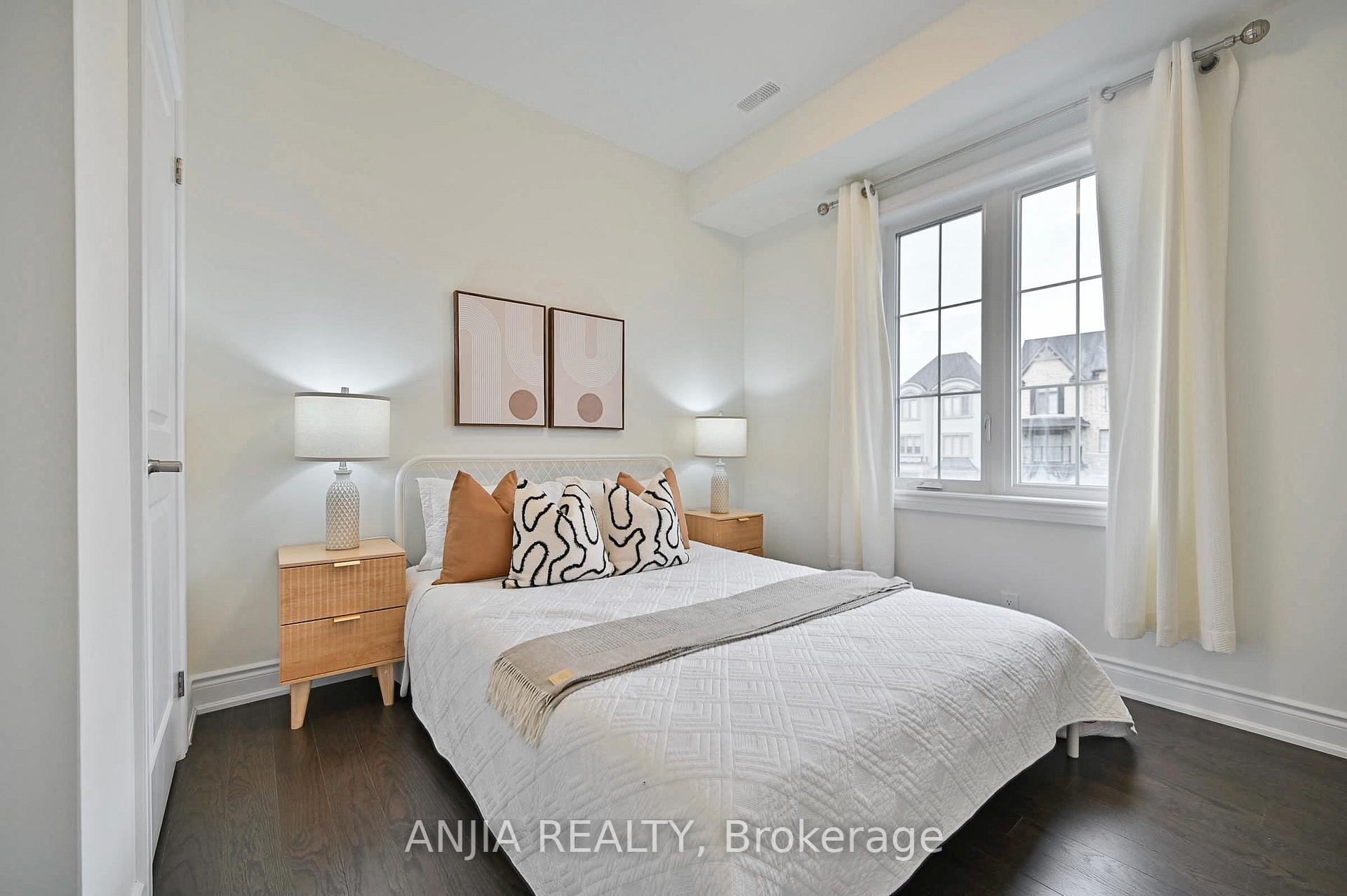 Photo 41 of 19 York Downs Boulevard, Markham, Angus Glen — HOMEH
