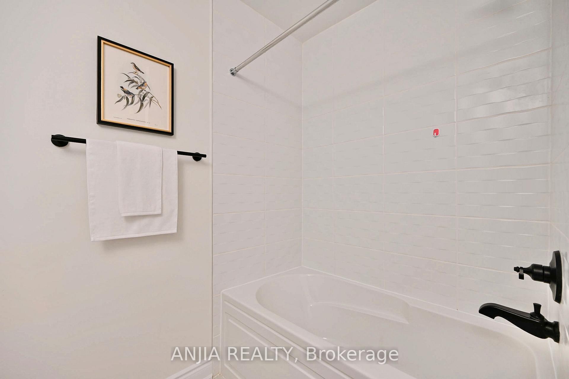 Photo 18 of 19 York Downs Boulevard, Markham, Angus Glen — HOMEH