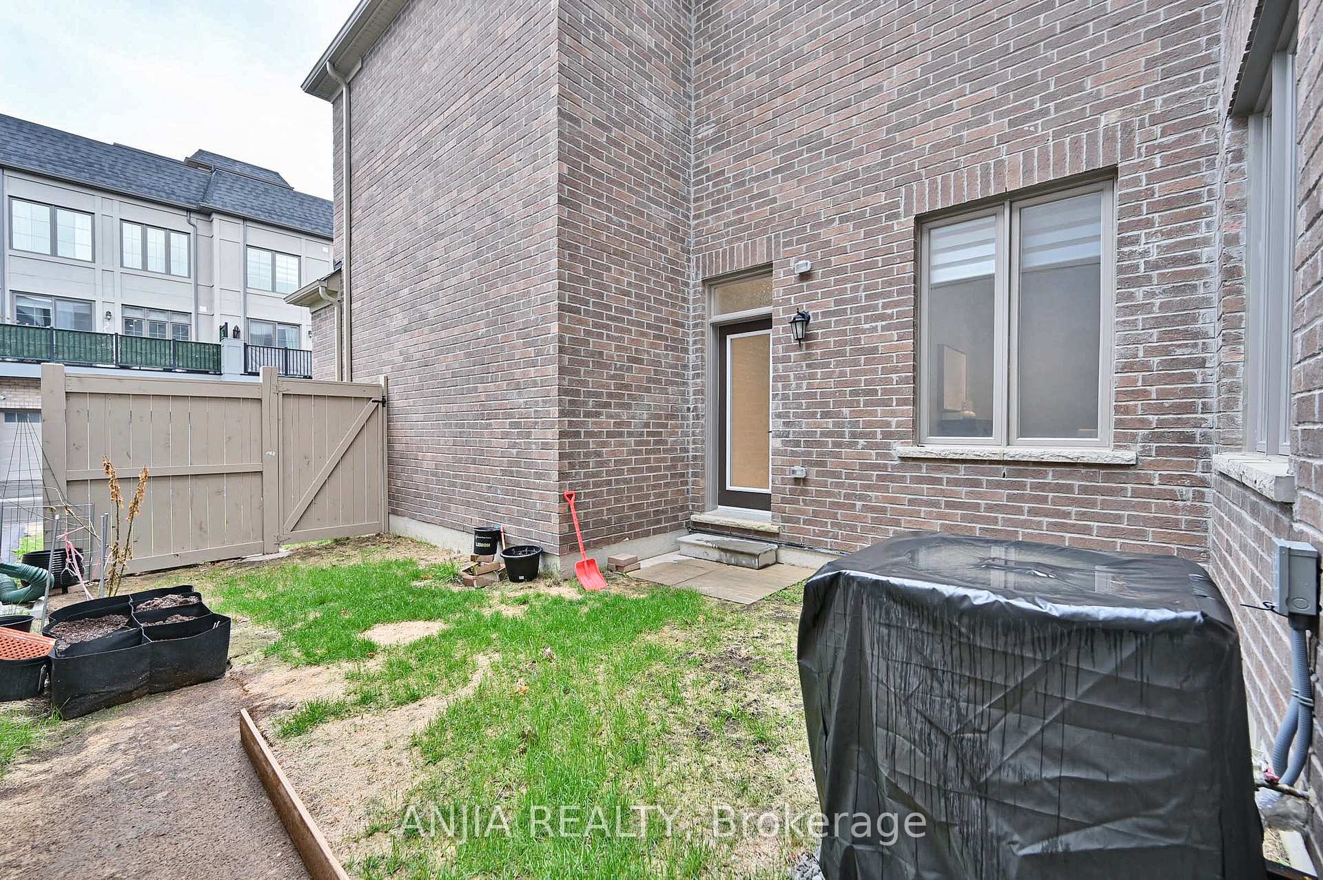 Photo 17 of 19 York Downs Boulevard, Markham, Angus Glen — HOMEH