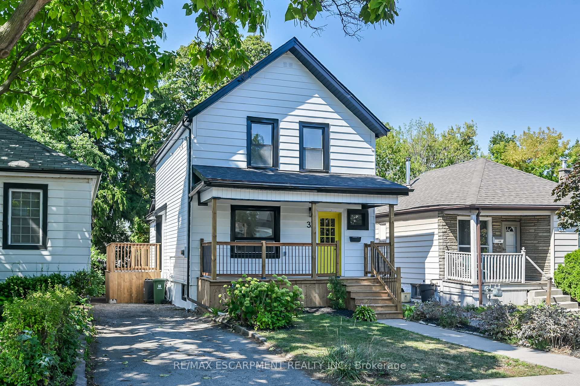 Front of 37 Wexford Avenue N